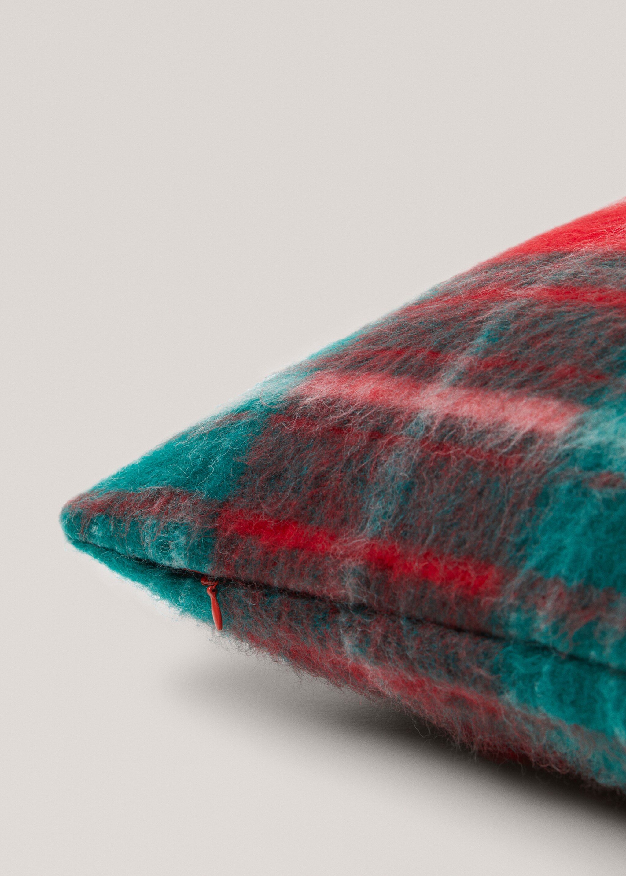 Striped textured cushion case 45x45cm - Details of the article 1, Red. Ref: 37069105-00.