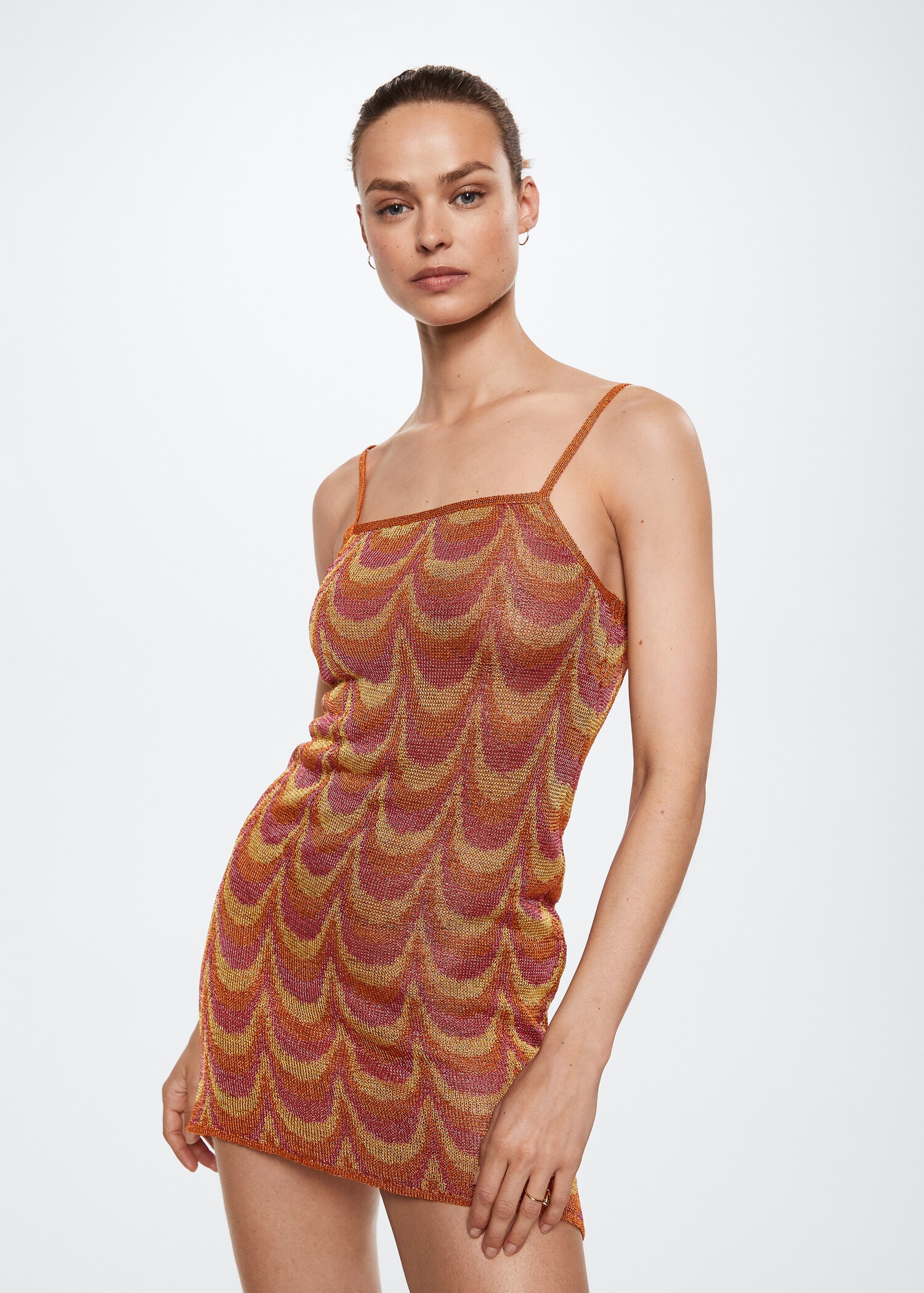 Rochie din tricot de lurex - Plan mediu