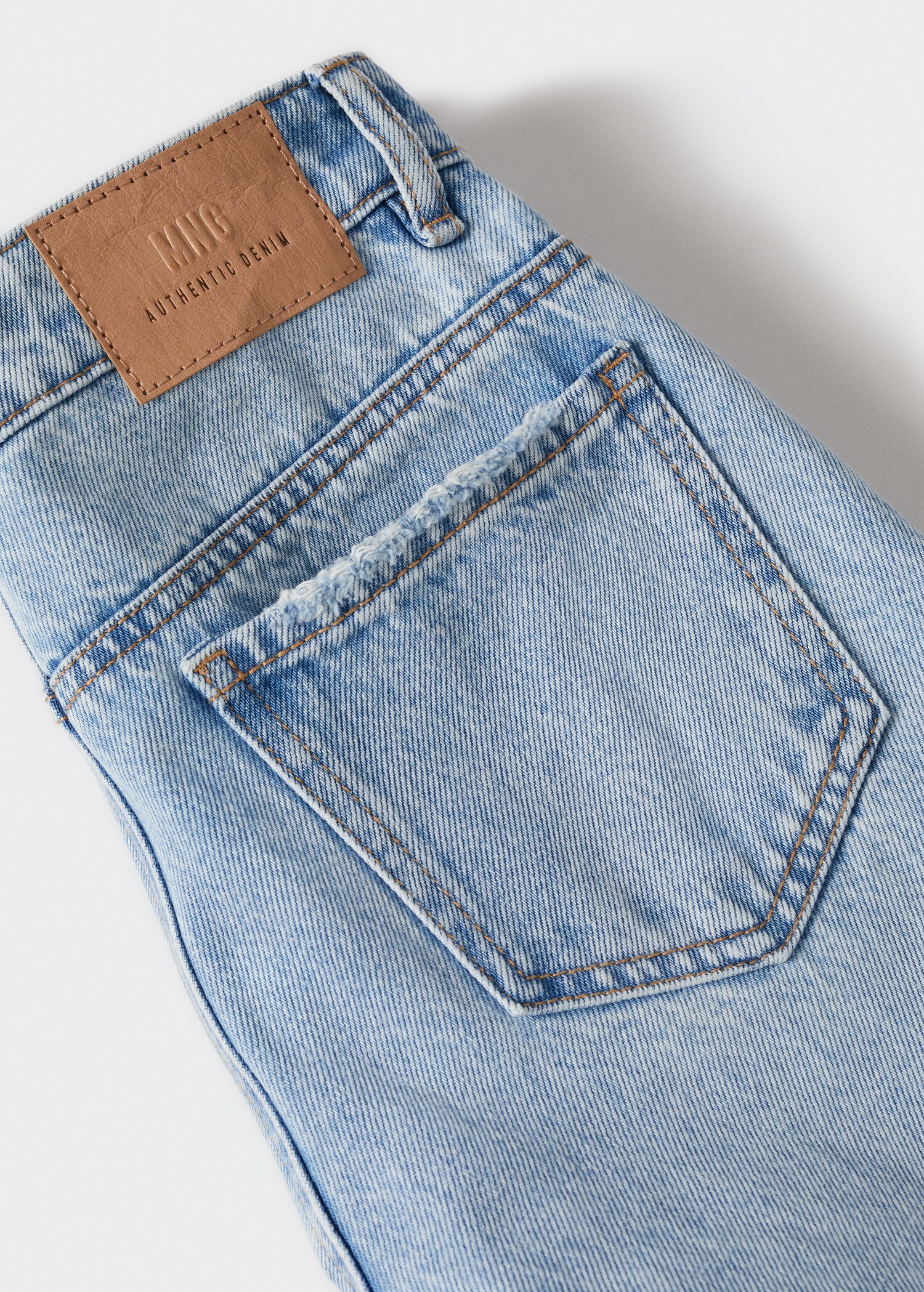 Džíny culottes s roztřepeným spodním lemem - Detail zboží 8
