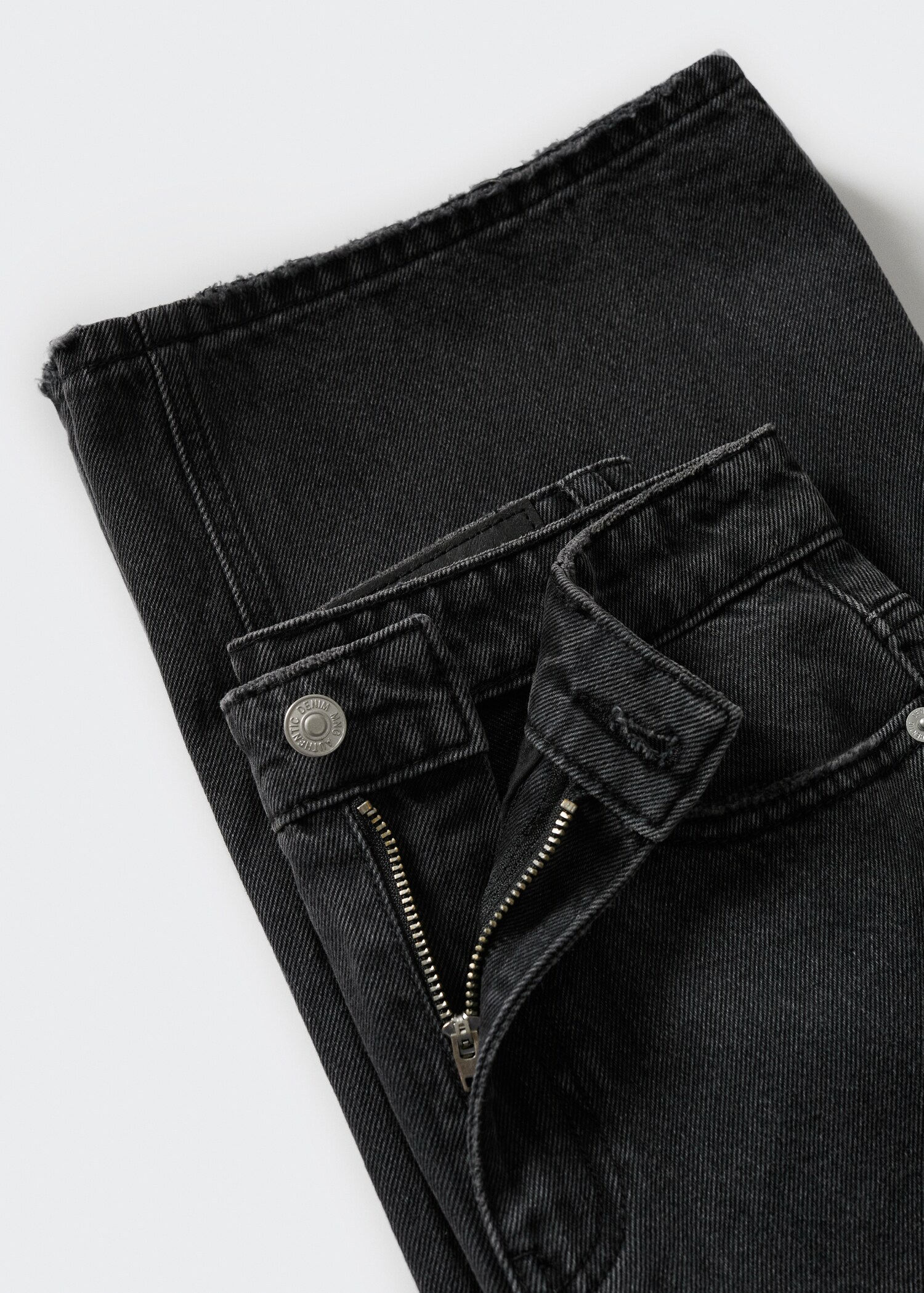 Džíny culottes s roztřepeným spodním lemem - Detail zboží 8
