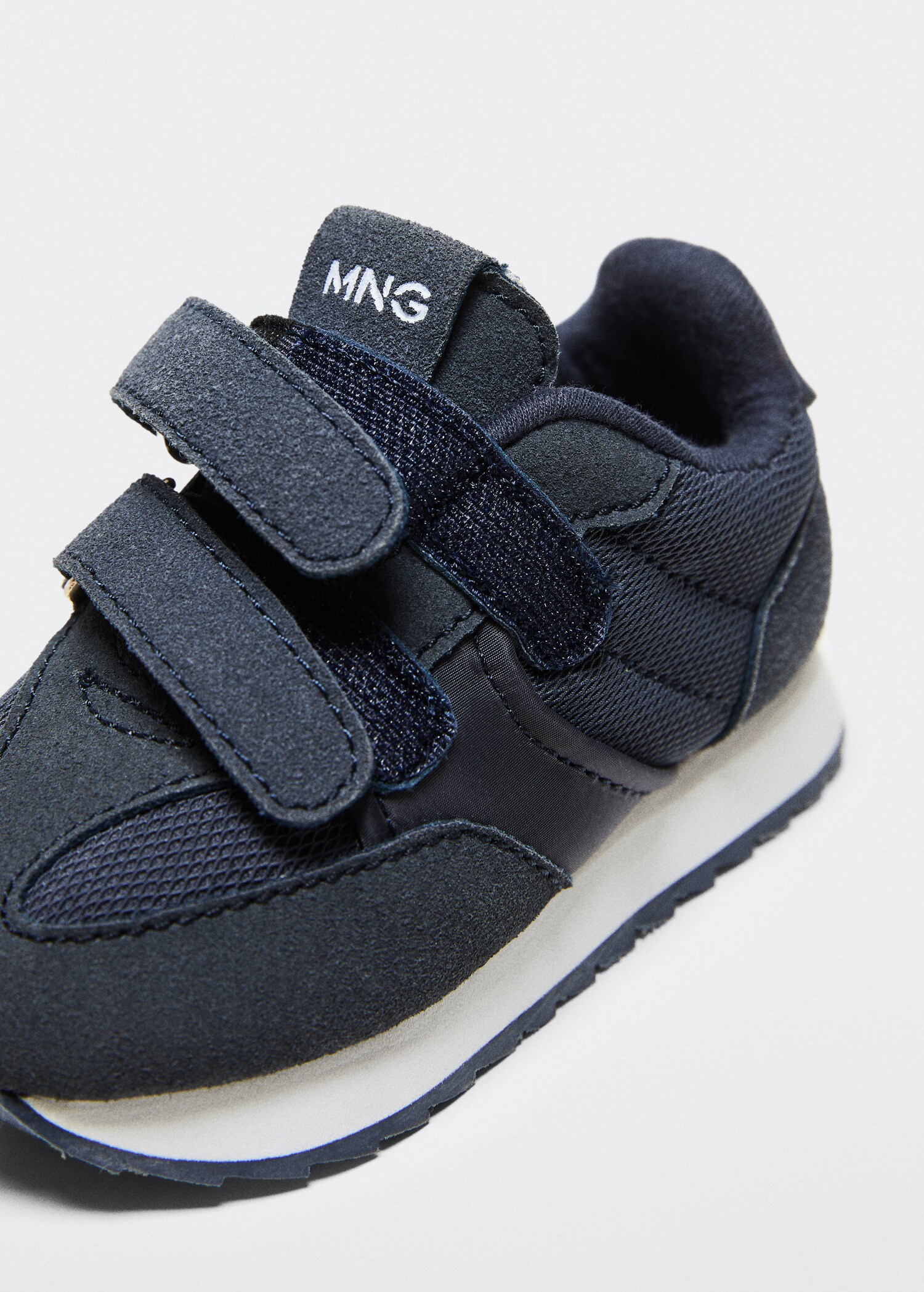 Velcro fastening straps sneakers - Details of the article 3