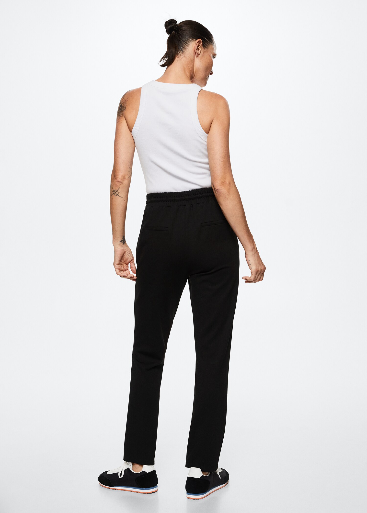 Jogger Pants mit Taschen - Damen | MANGO OUTLET Liechtenstein