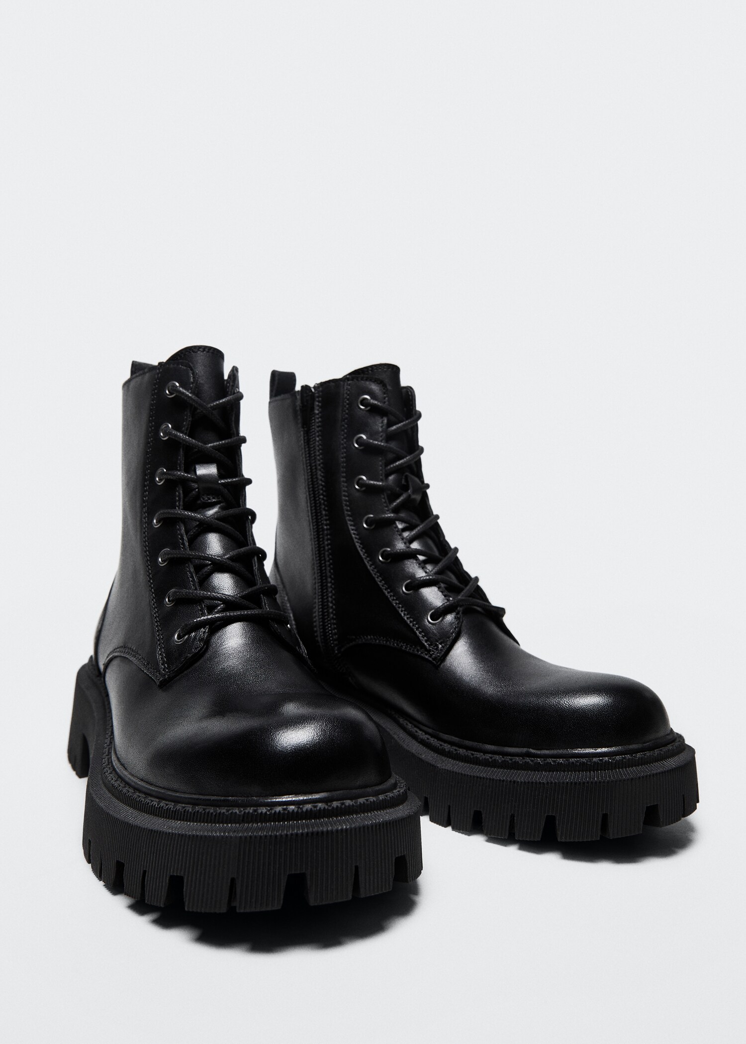 Lace-up leather boots - Medium plane