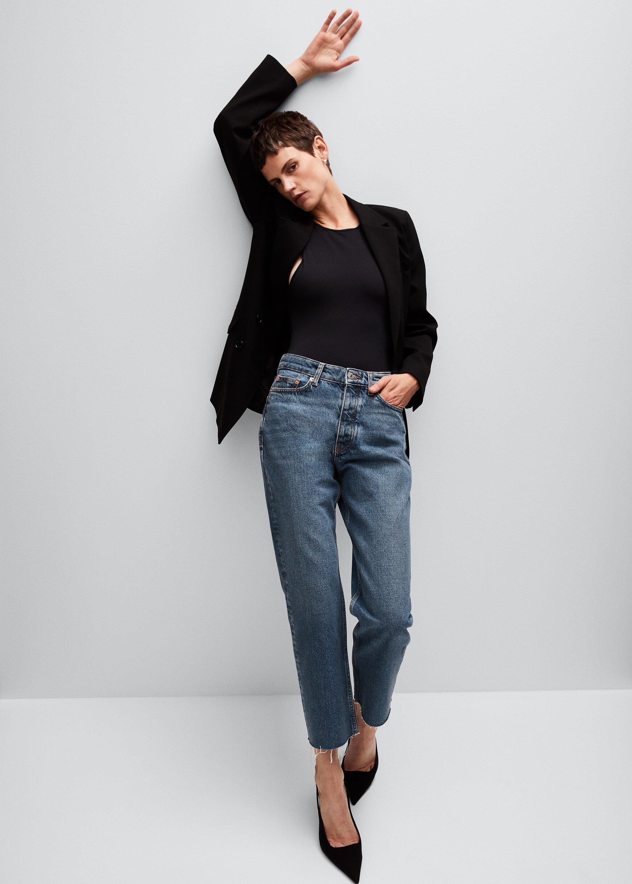 High-waist cropped straight jeans - Details of the article 6