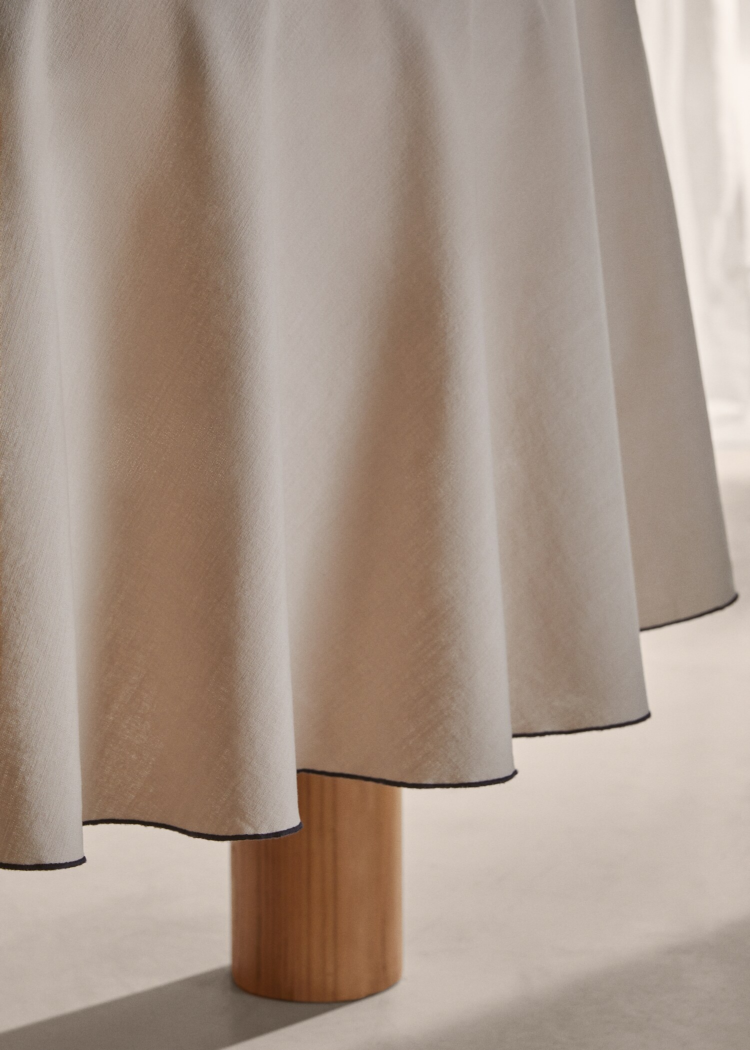 100% organic cotton round tablecloth - Details of the article 3