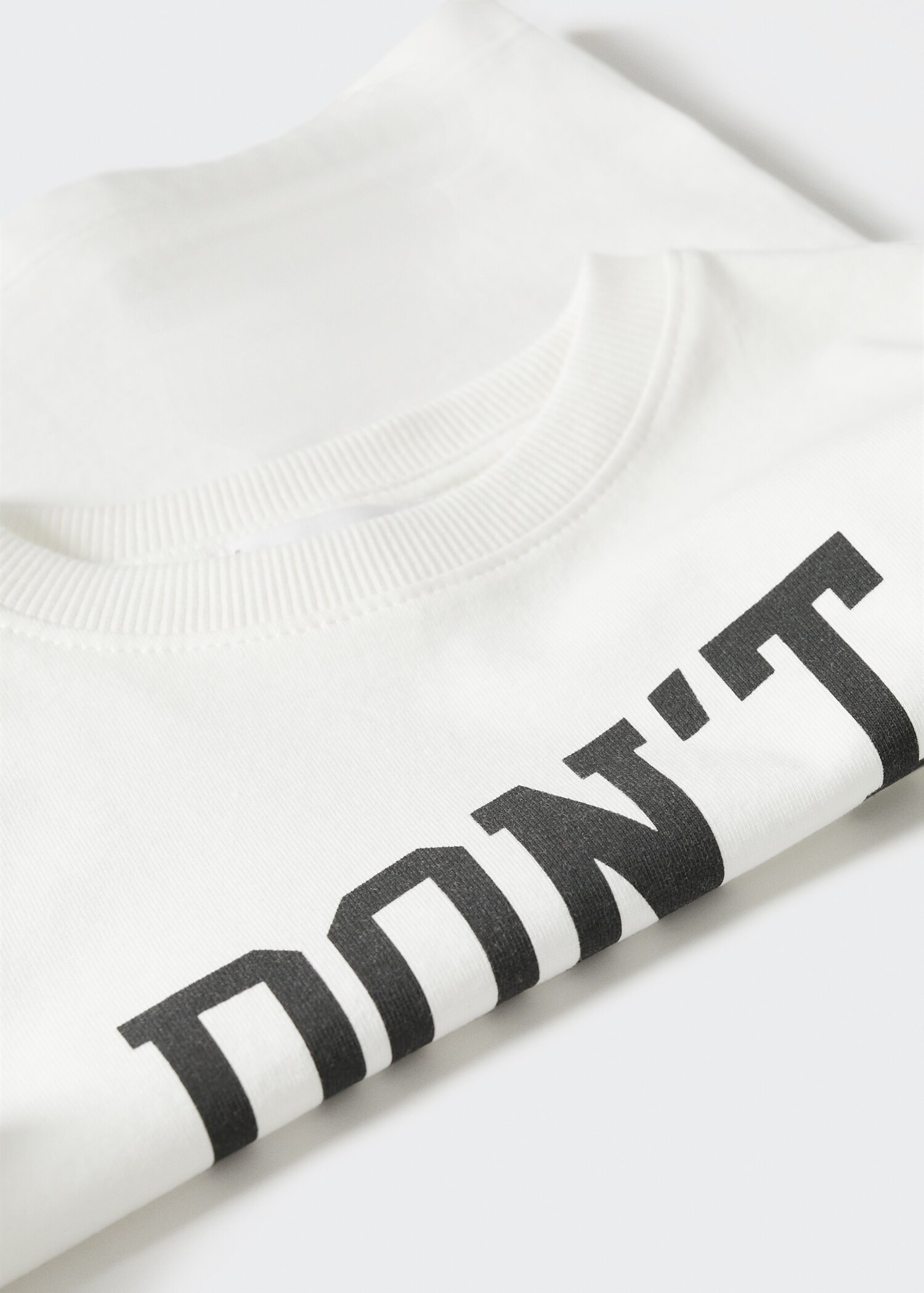 Langärmliges T-Shirt mit Schriftzug - Detail des Artikels 9
