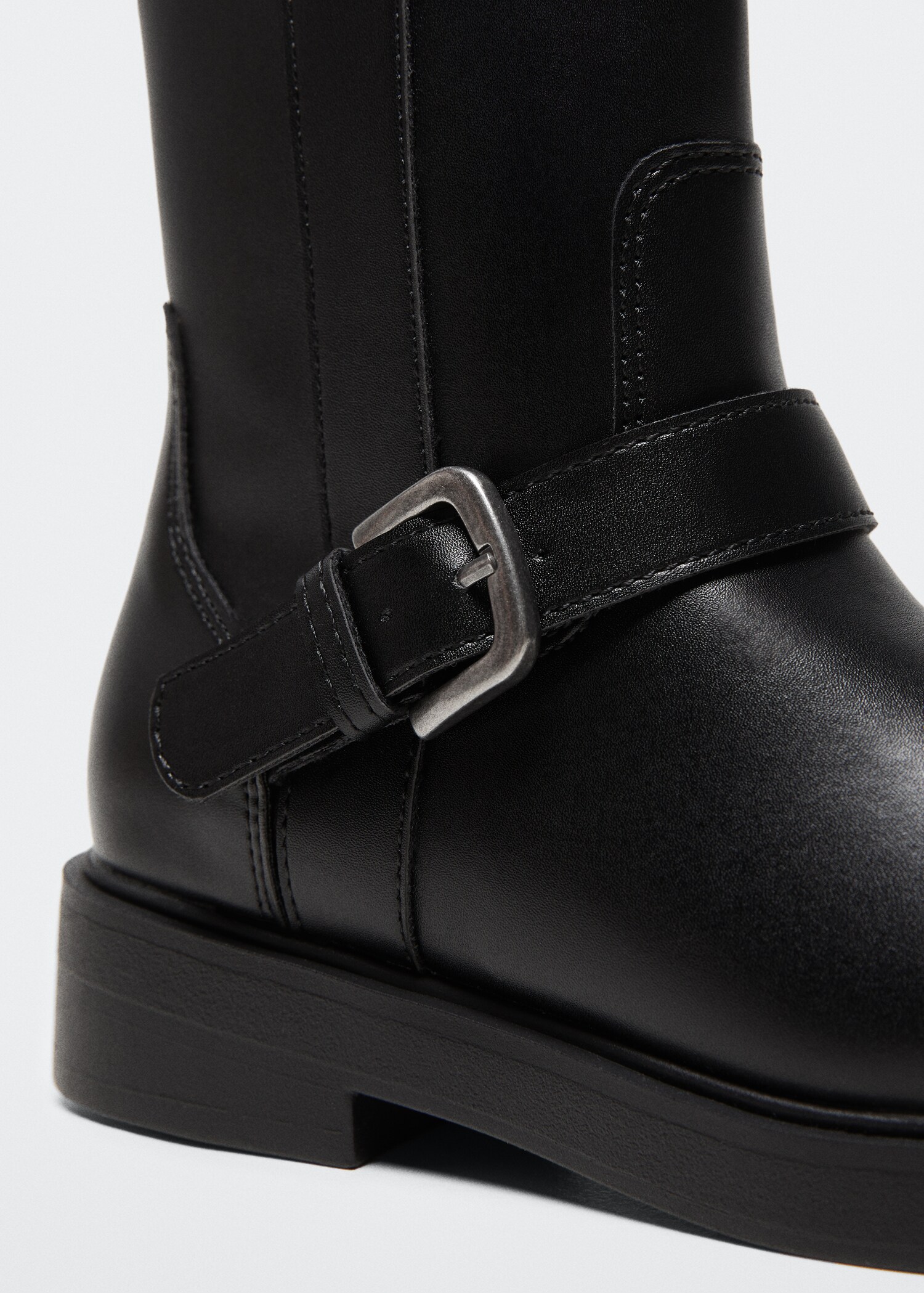 Buckle boots - Details of the article 3