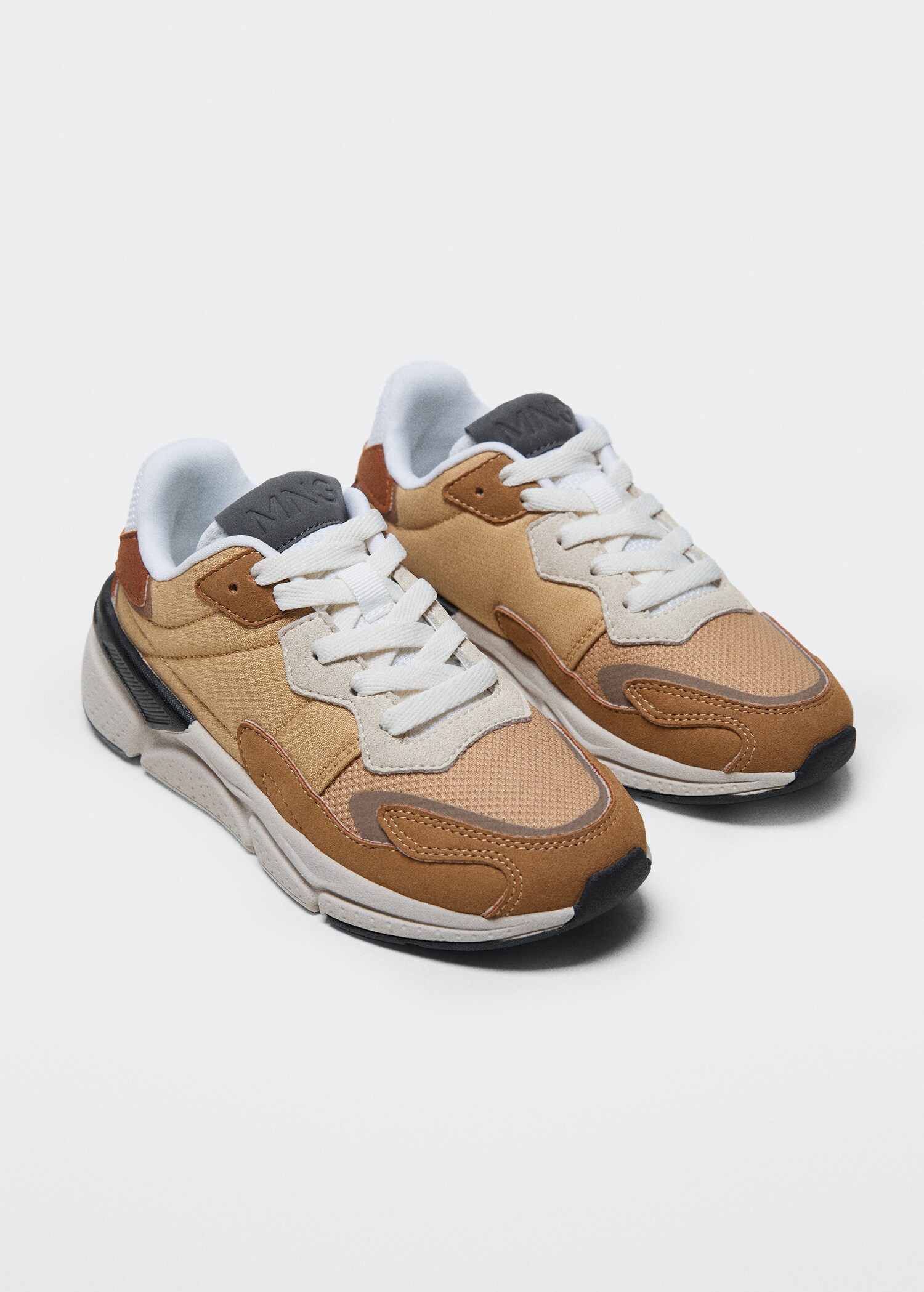 Sneakers met maxizolen - Middenvlak