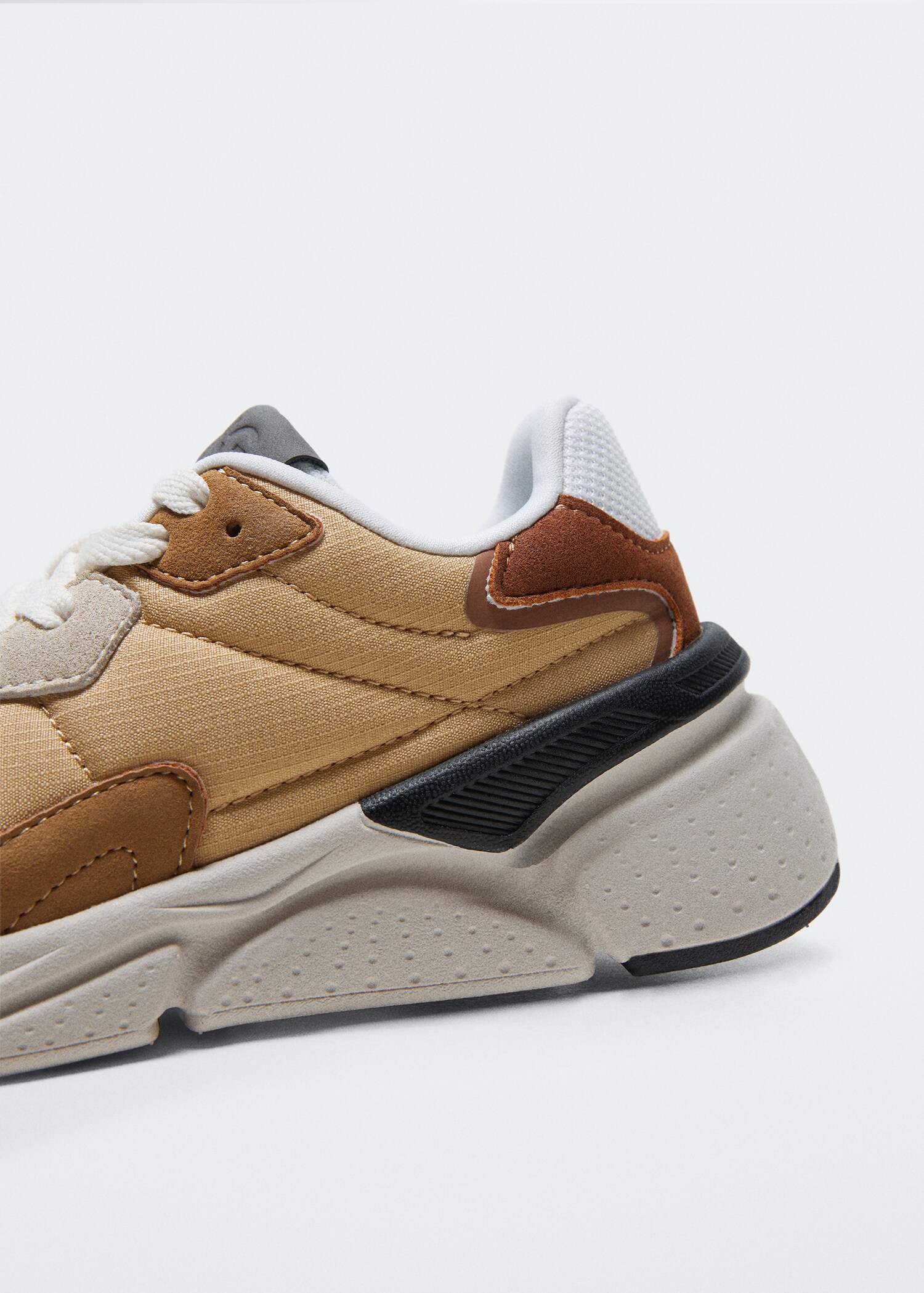 Sneakers met maxizolen - Detail van het artikel 2