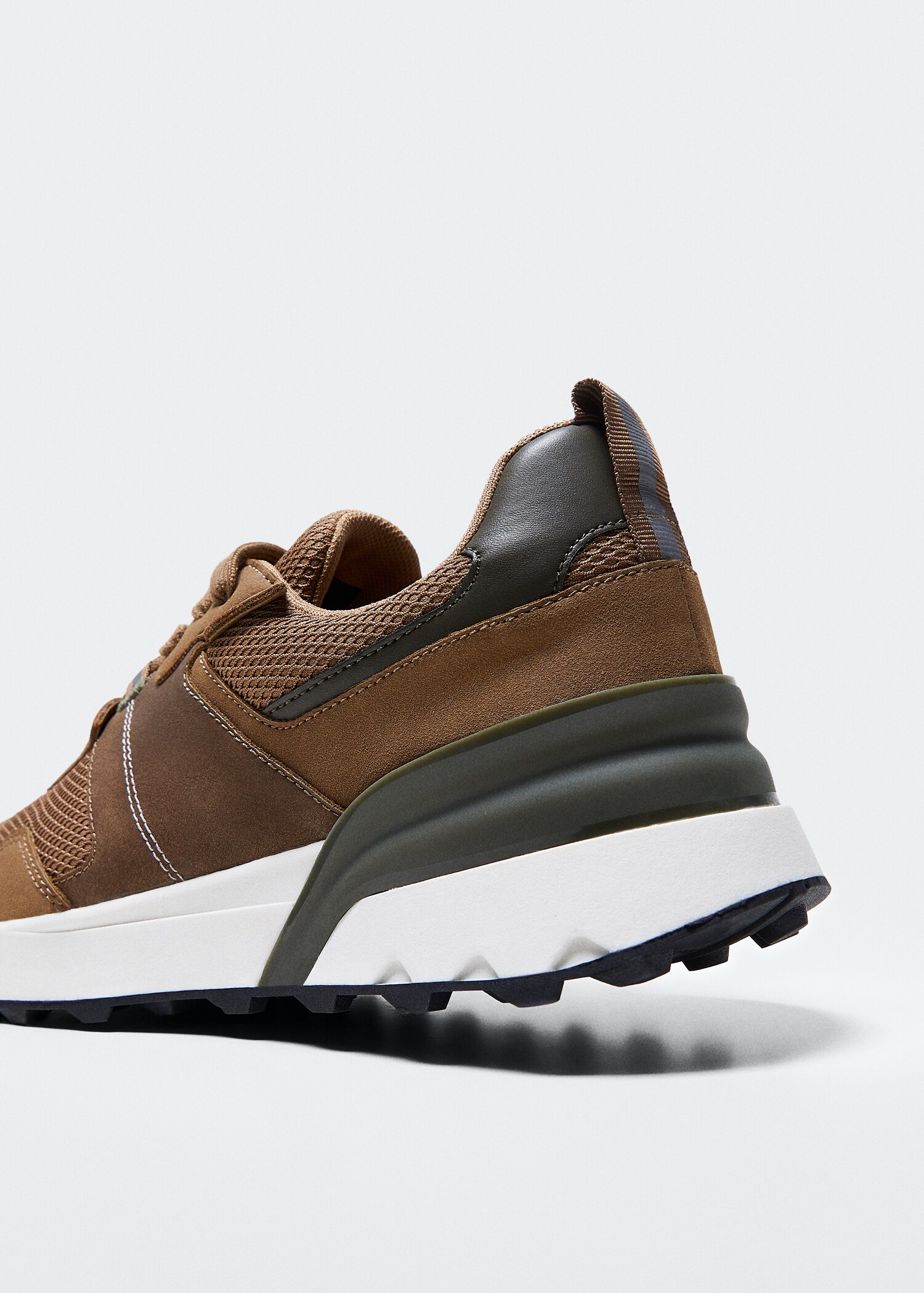 Combined mesh trainers - Details of the article 2