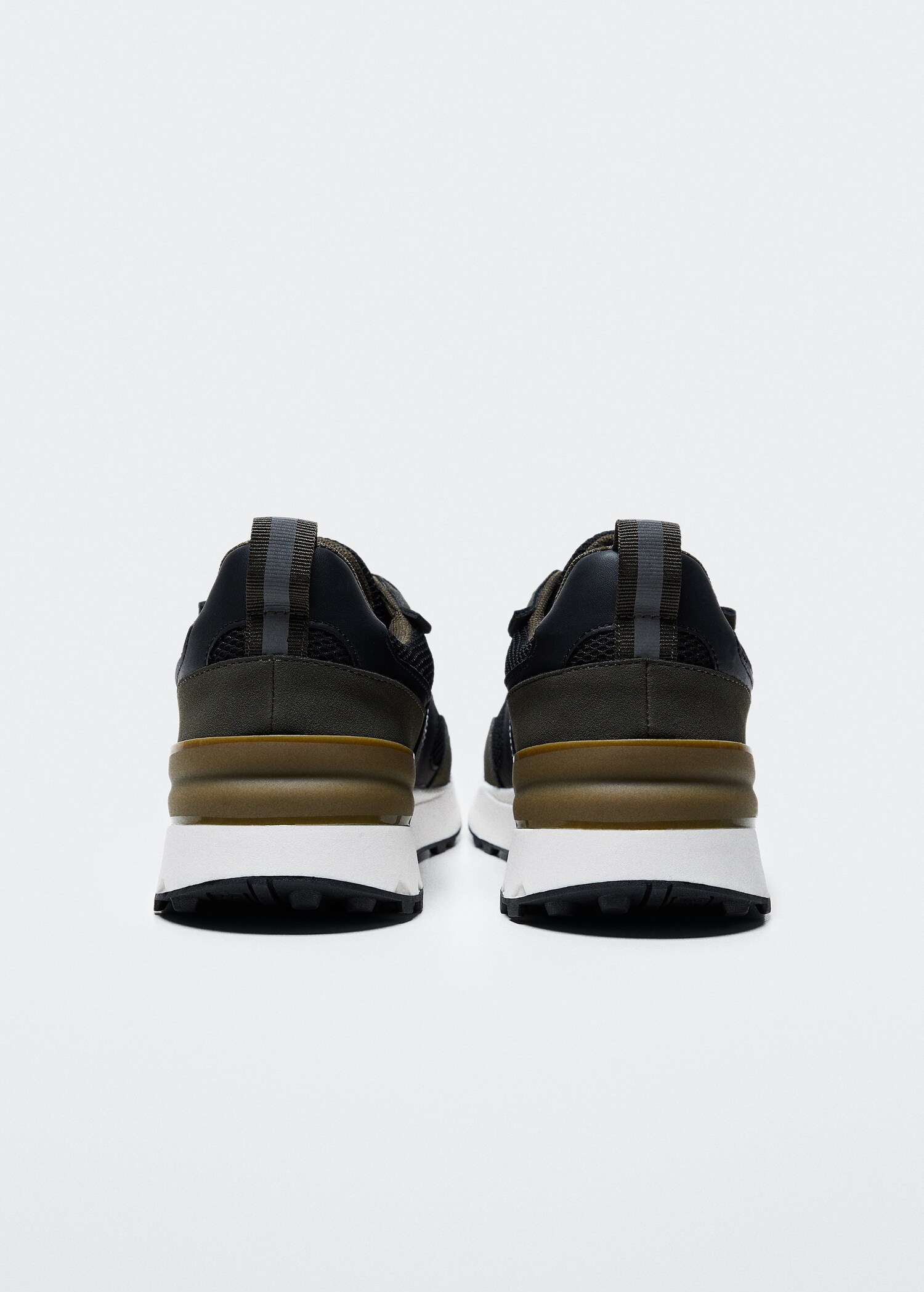 Combined mesh trainers - Details of the article 2