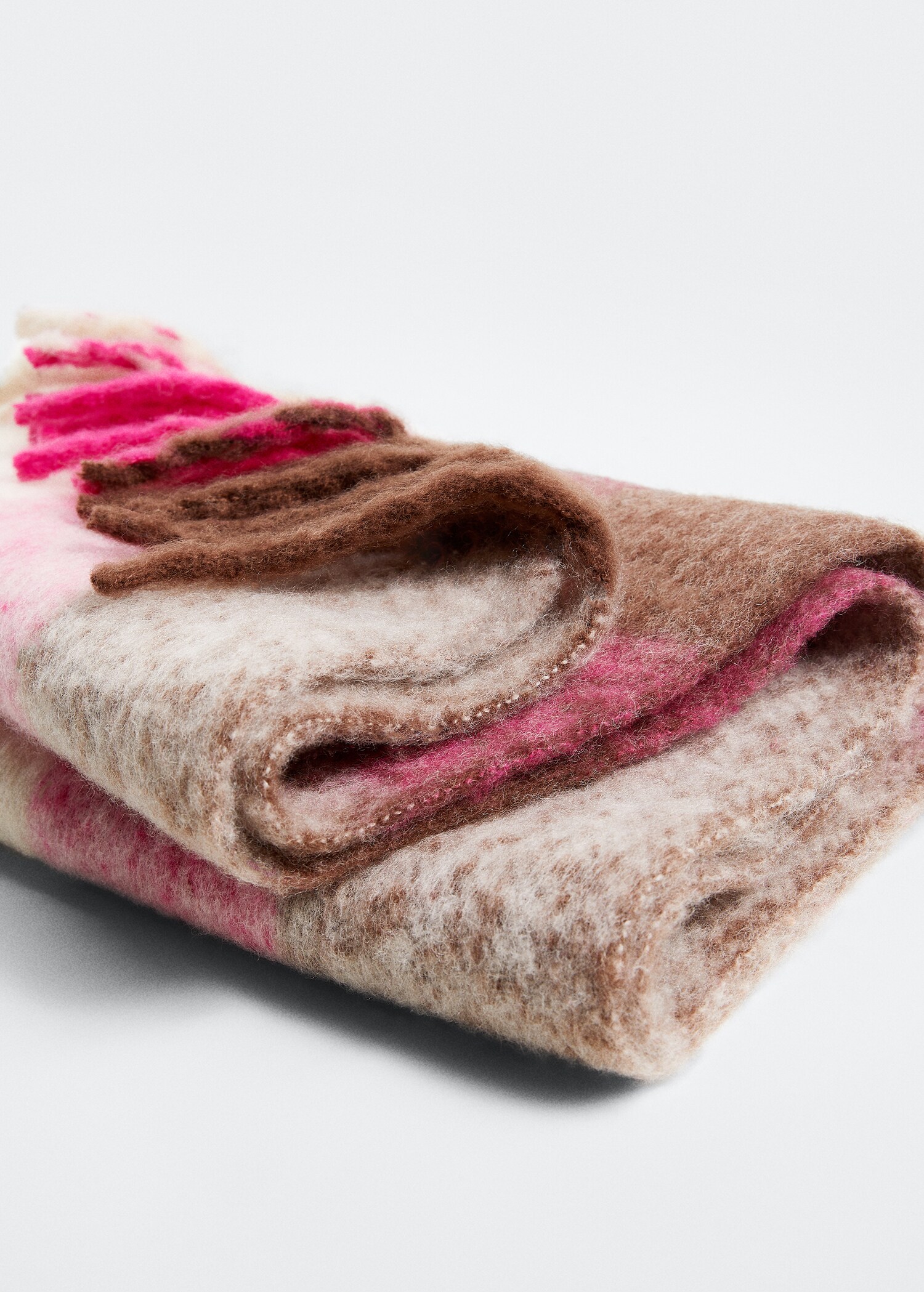 Fringed check scarf - Details of the article 1