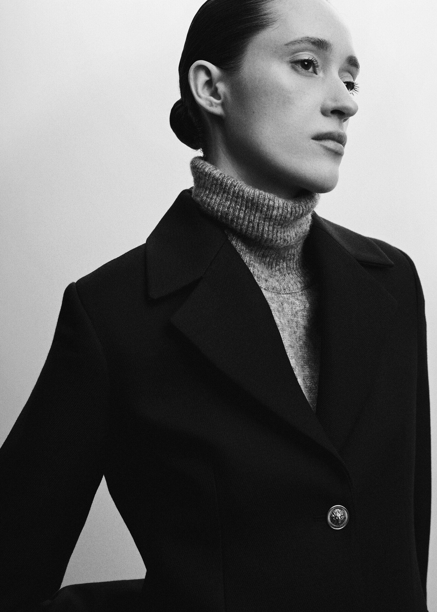 Metallic buttoned coat - Details of the article 1