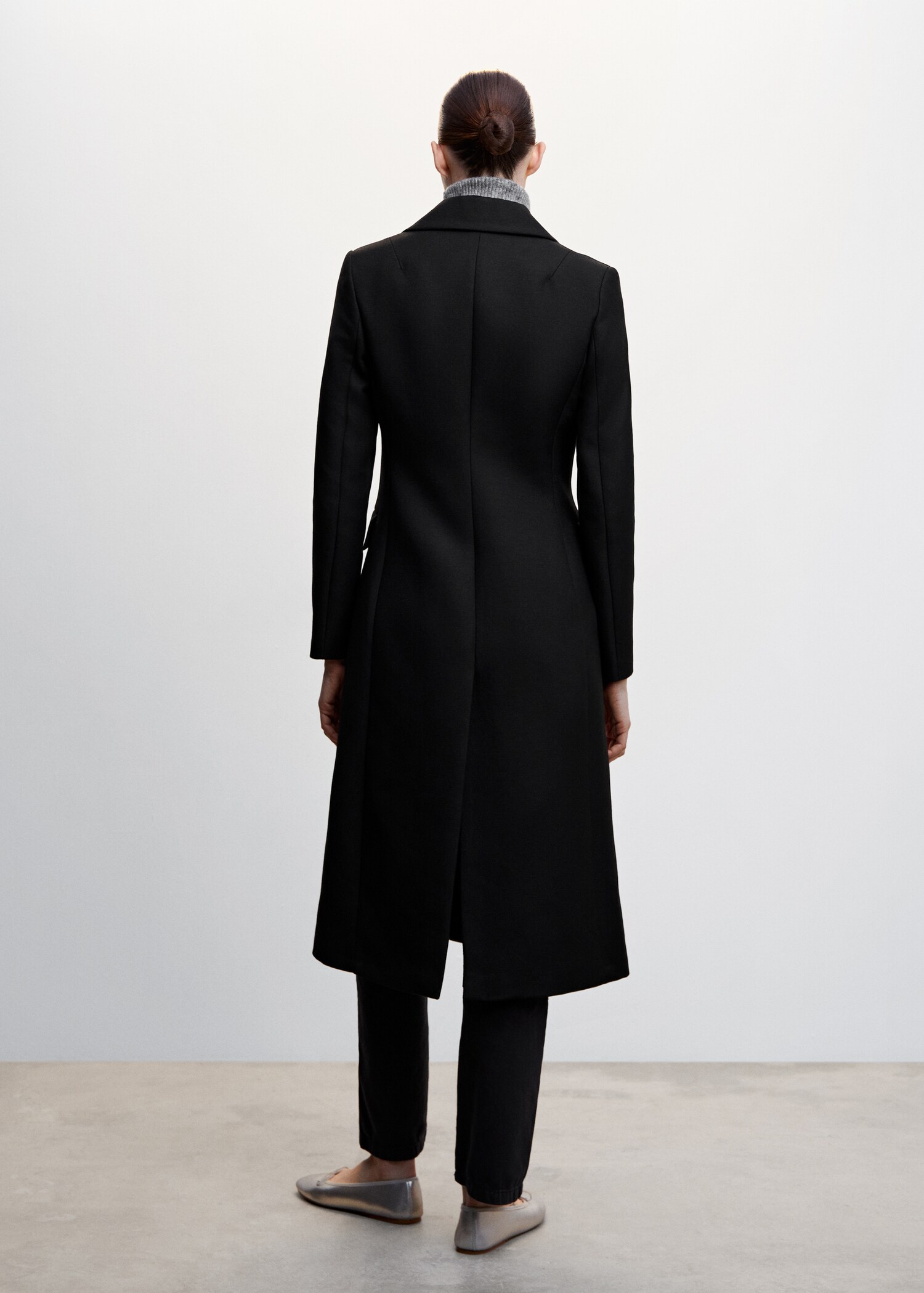 Metallic buttoned coat - Reverse of the article