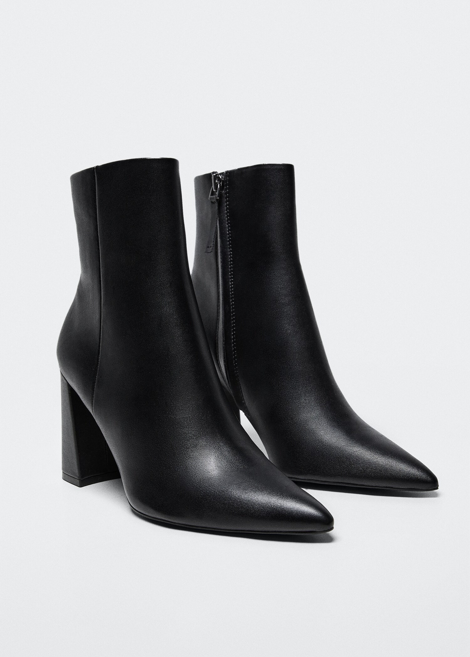 Bottines pointues talon bloc - Plan moyen