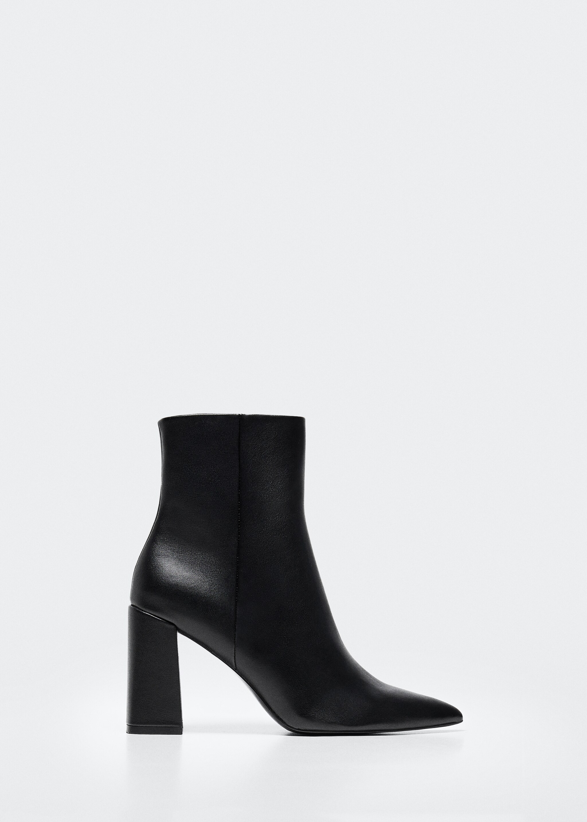 Ankle boots with block heel - Article without model