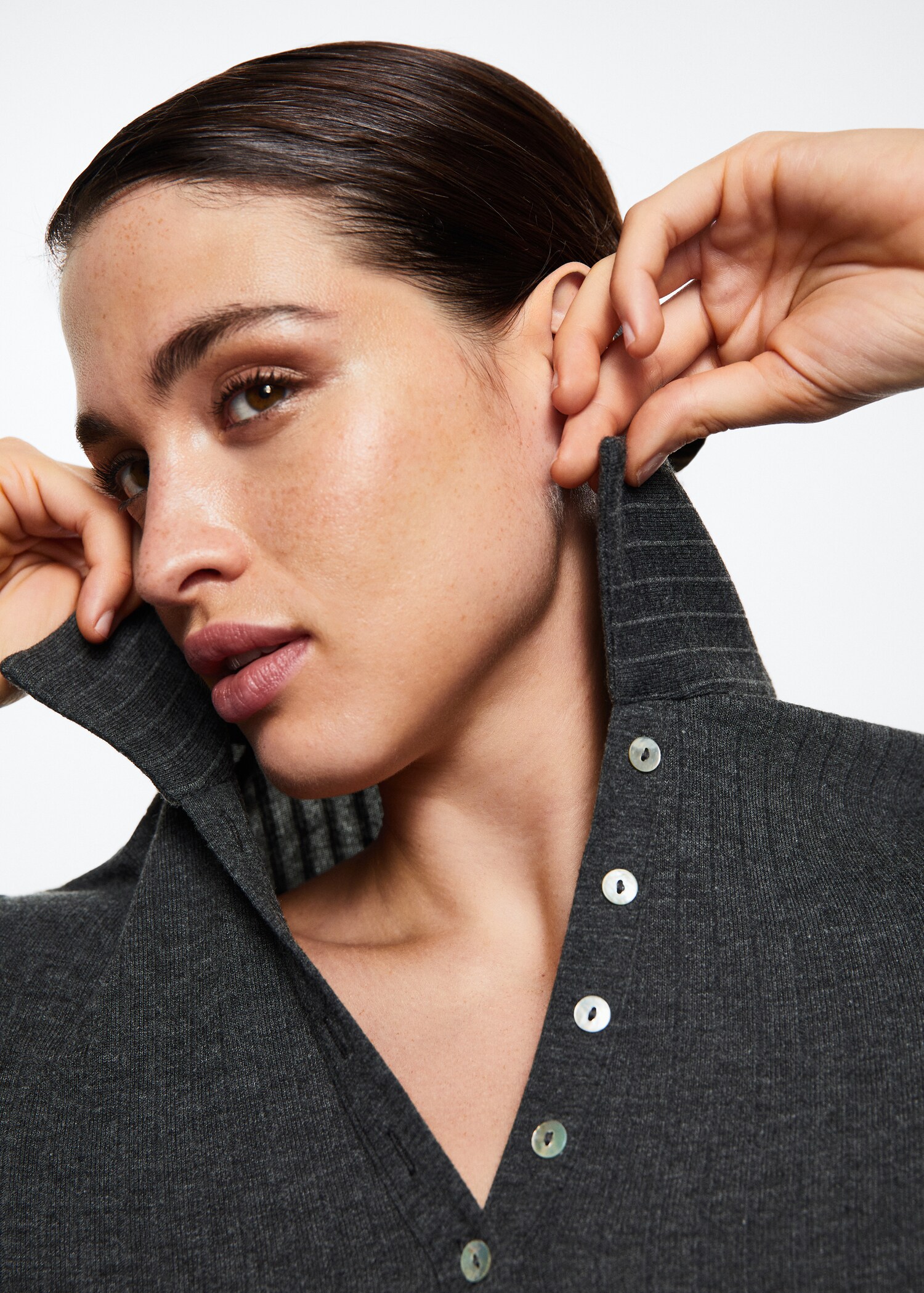 Ribbed polo-style sweater - Details of the article 4