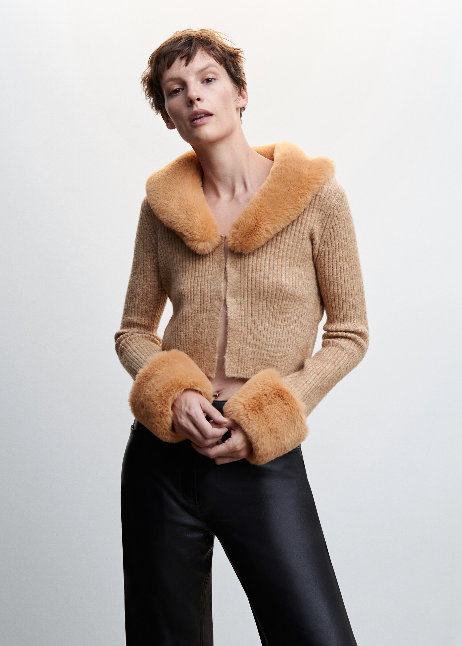 Cardigan with fur-effect collar - Medium plane