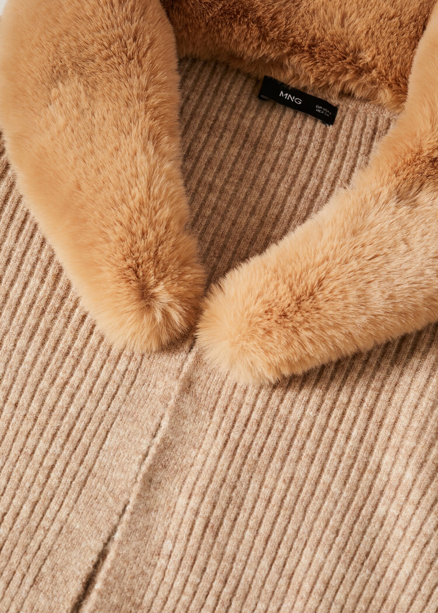 Cardigan with fur-effect collar - Details of the article 0