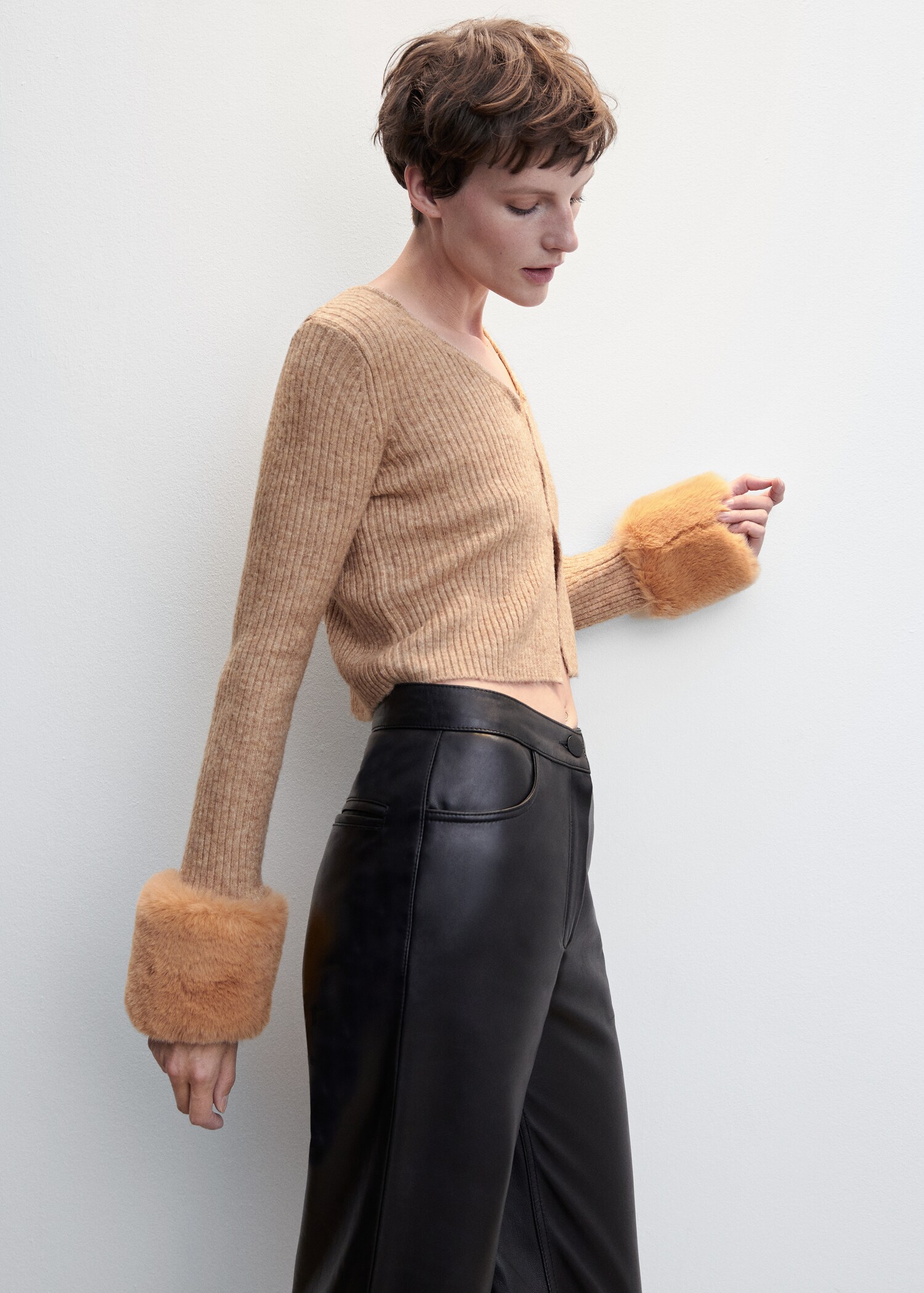 Cardigan with fur-effect collar - Details of the article 2