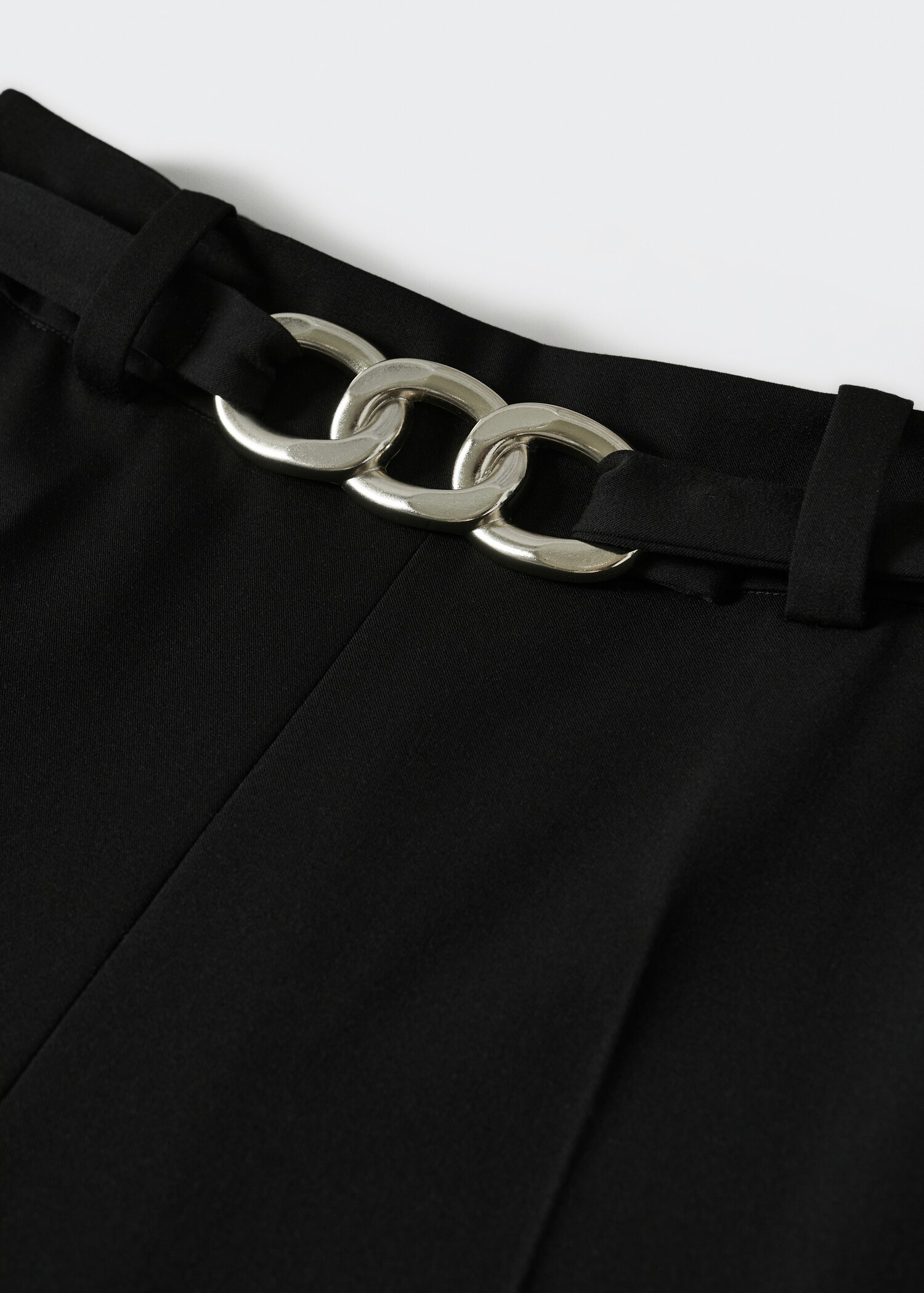 Hose mit Kettendetail - Detail des Artikels 8
