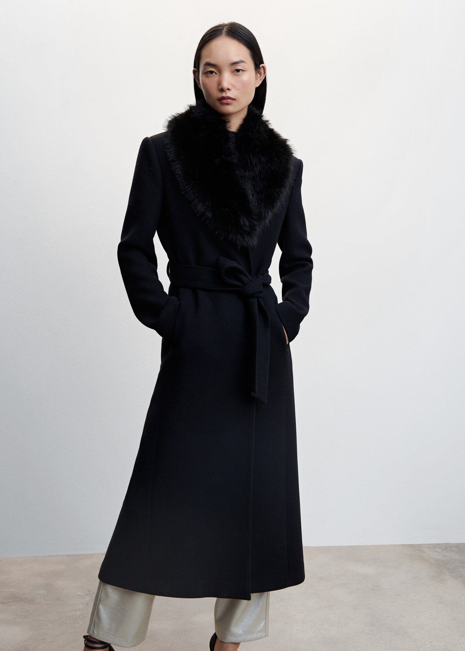 Detachable wool coat with fur-effect collar - Medium plane