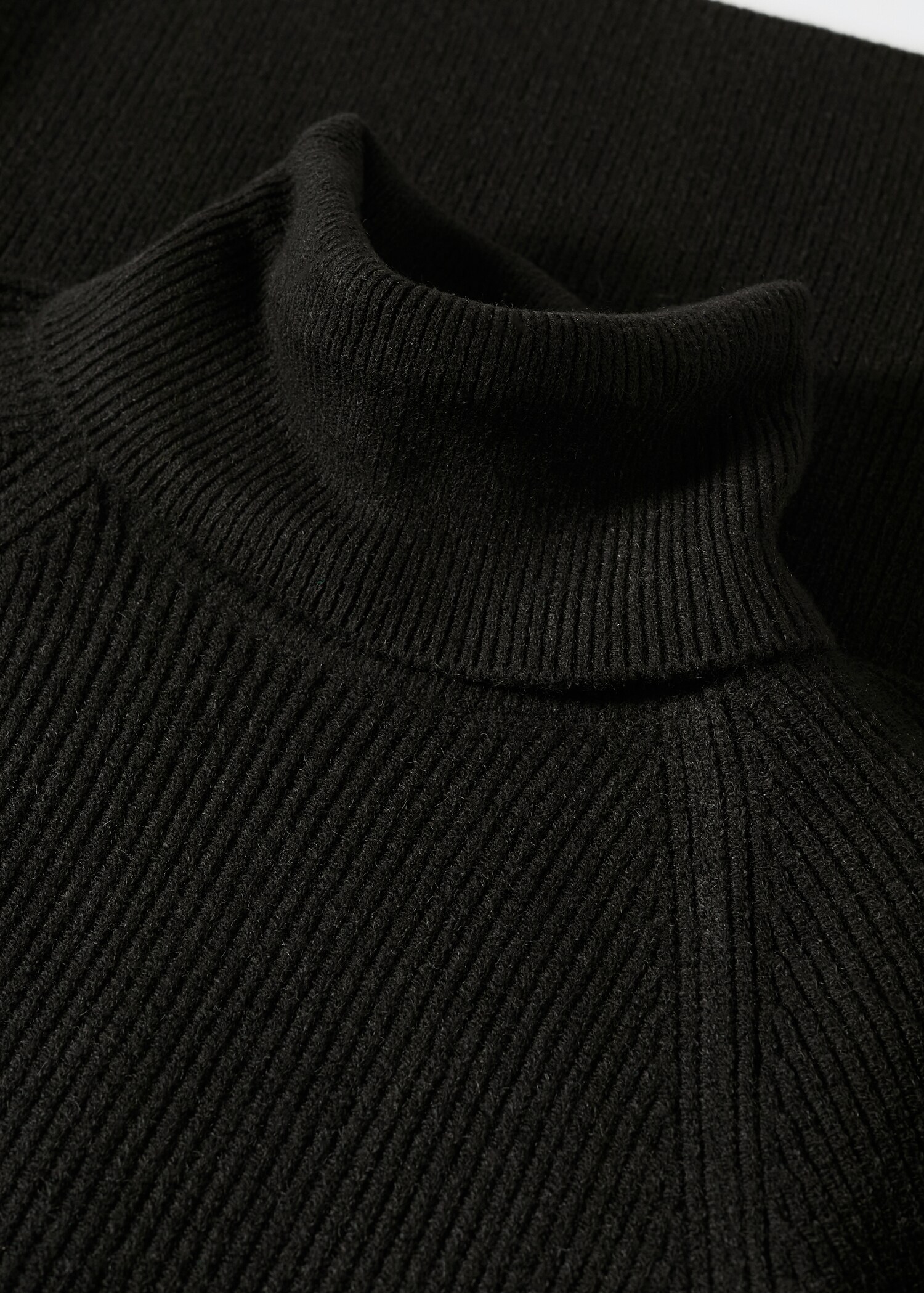 Vestido canelado de gola com dobra - Pormenor do artigo 8