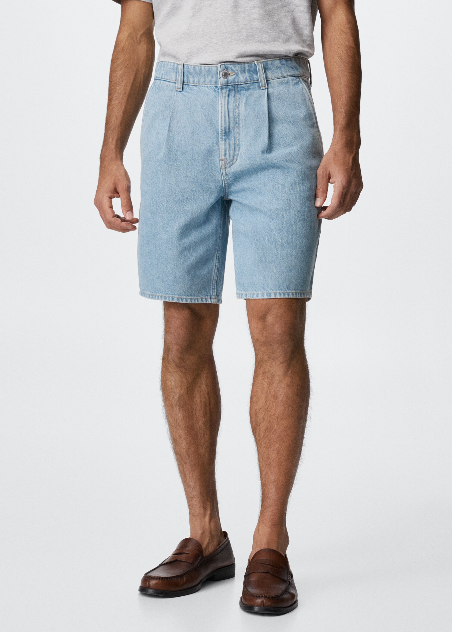 Jeans-Bermudashorts mit Bundfalten - Mittlere Ansicht