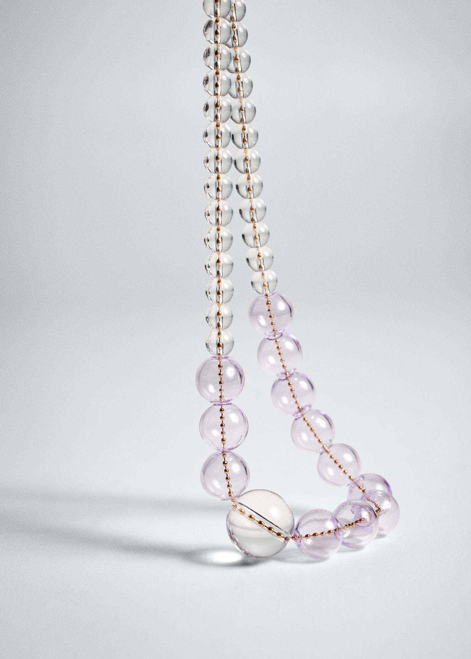 Collier perles de verre - Plan moyen