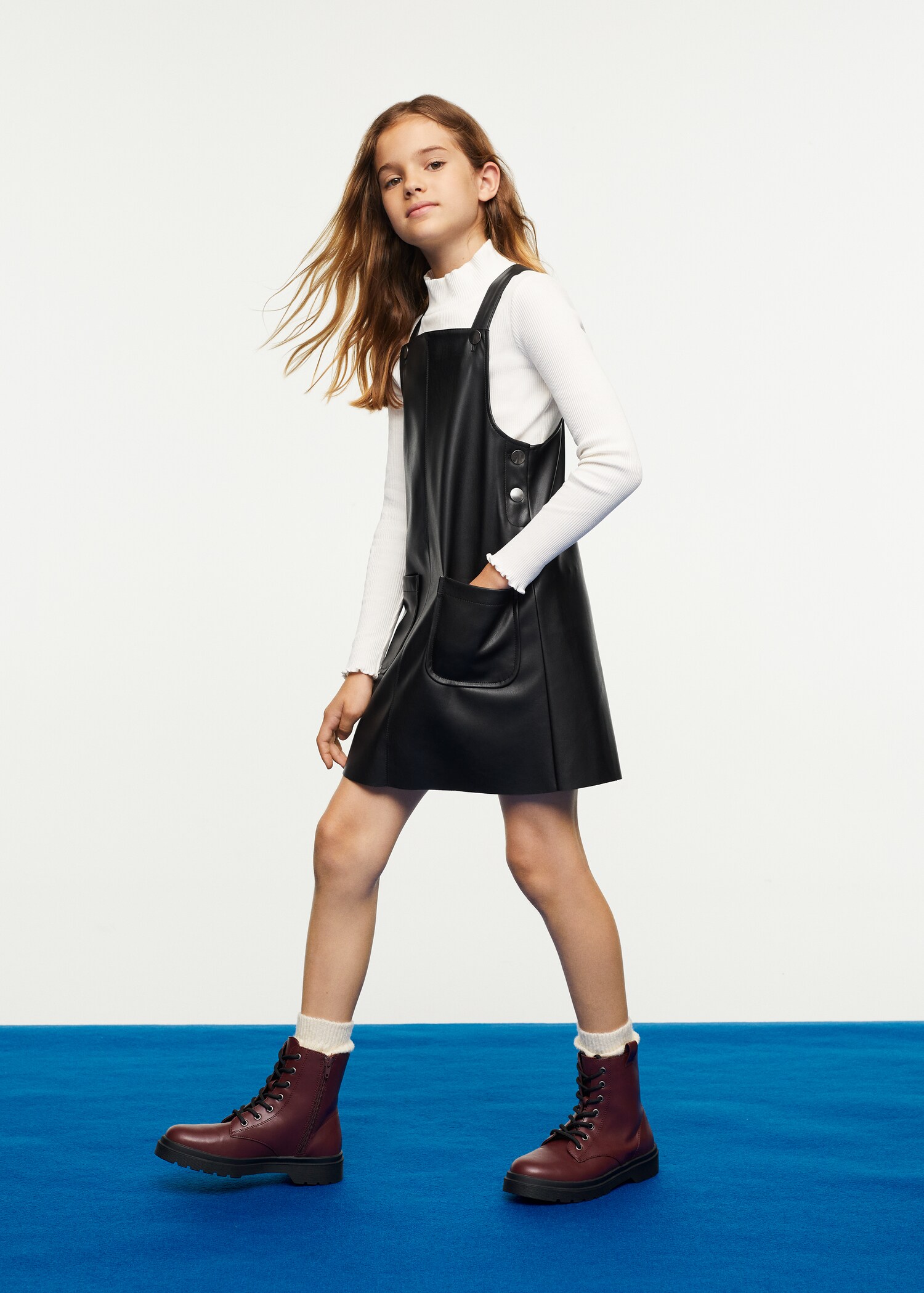 Leather-effect pinafore dress - Medium plane