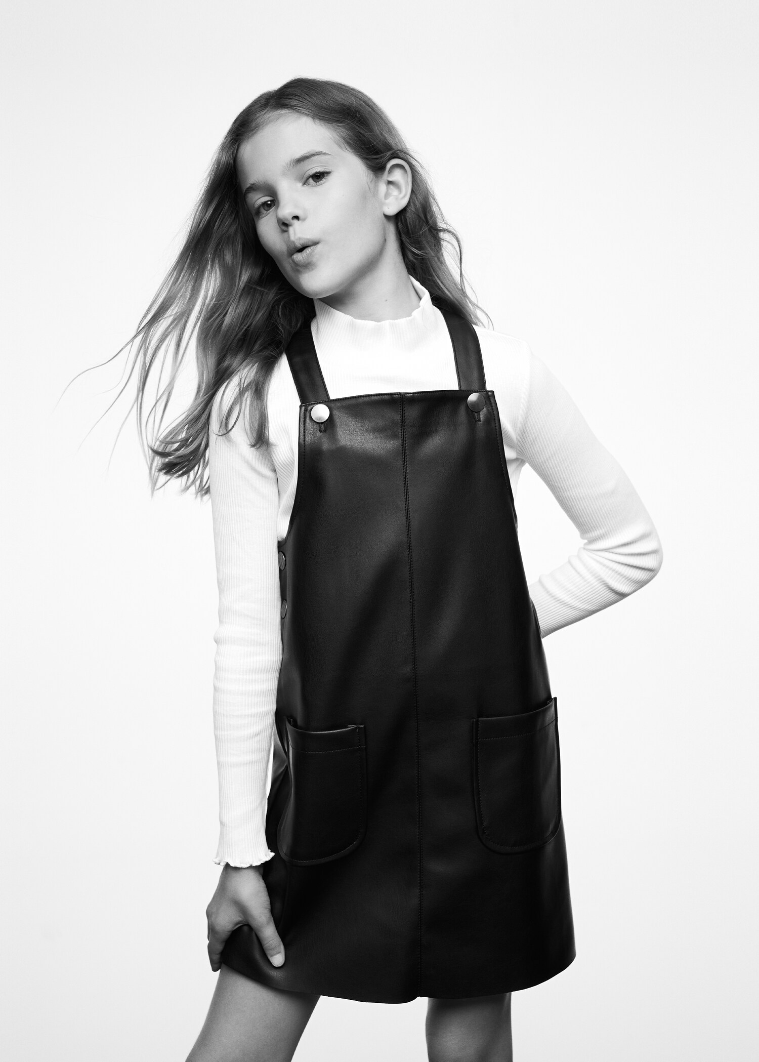 Leather-effect pinafore dress - Details of the article 1