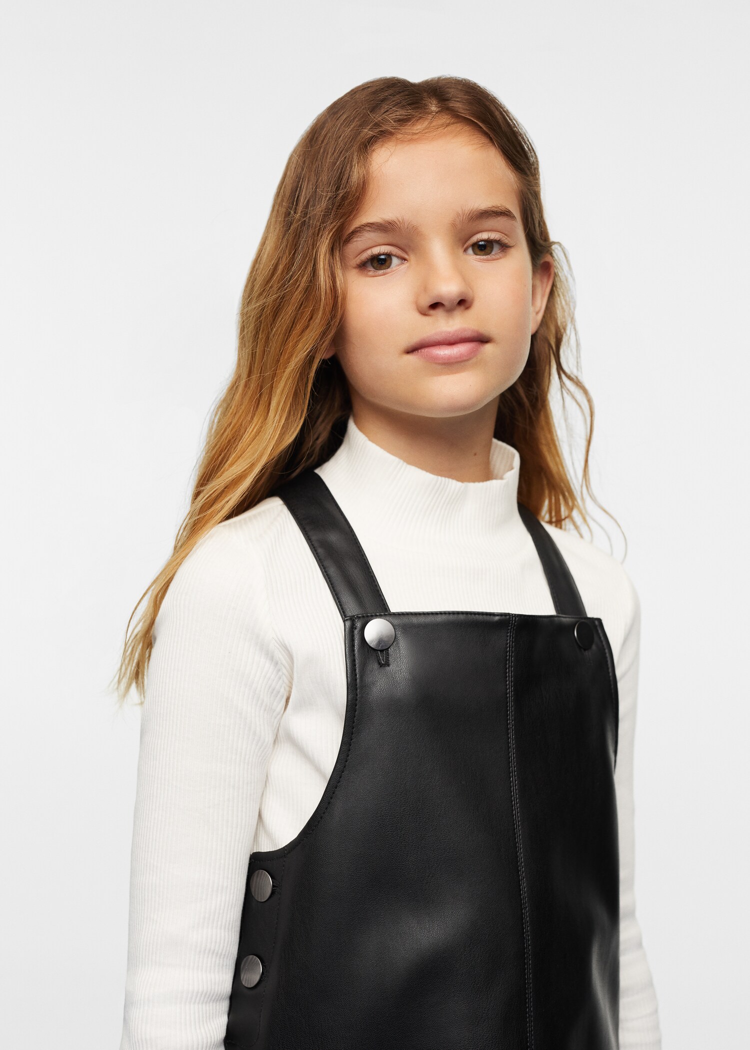 Leather-effect pinafore dress - Details of the article 2