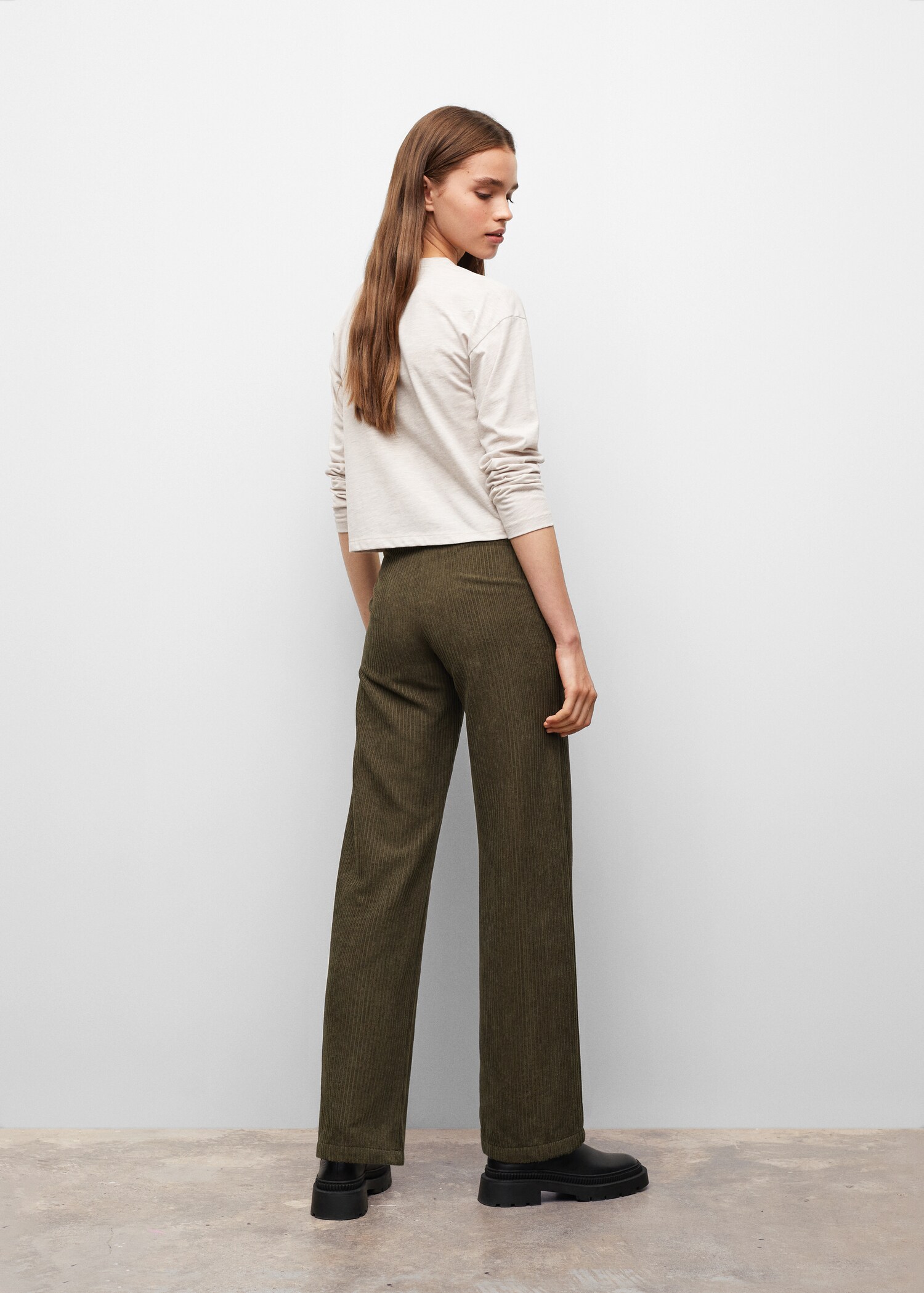 Pantalon droit velours côtelé - Verso de l’article