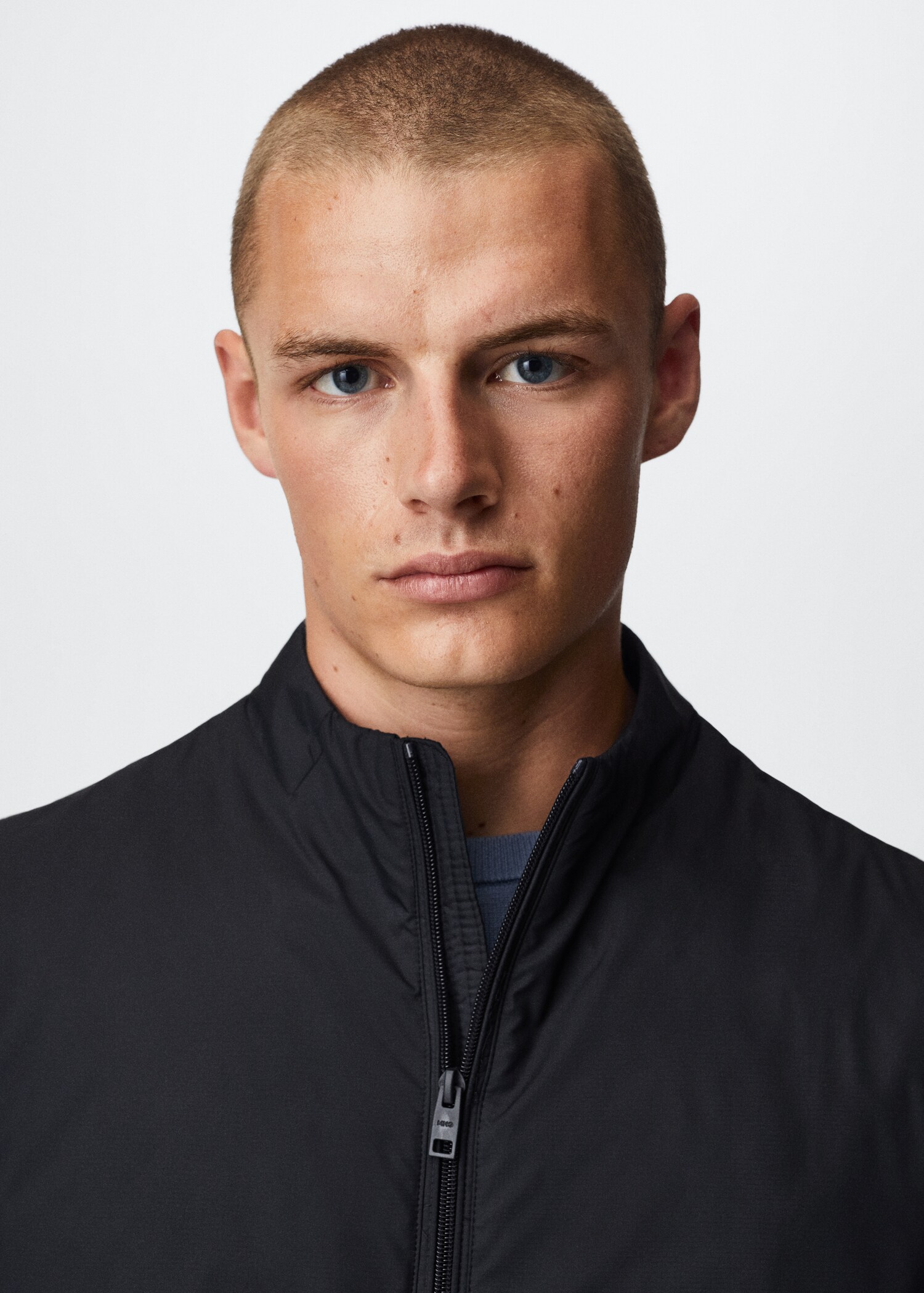 Thermoregulating waterproof gilet - Details of the article 1
