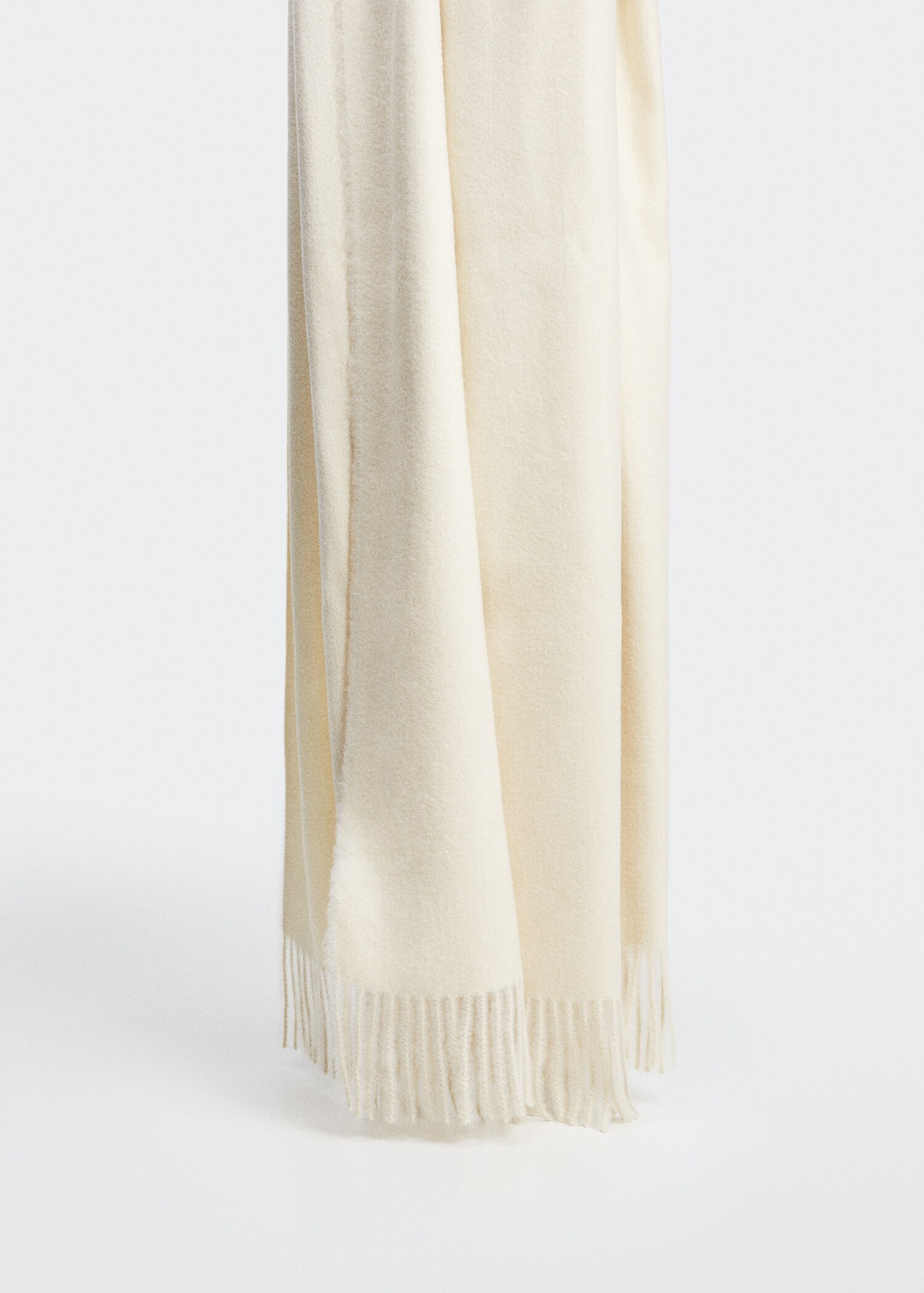 Fringed edge scarf - Details of the article 2