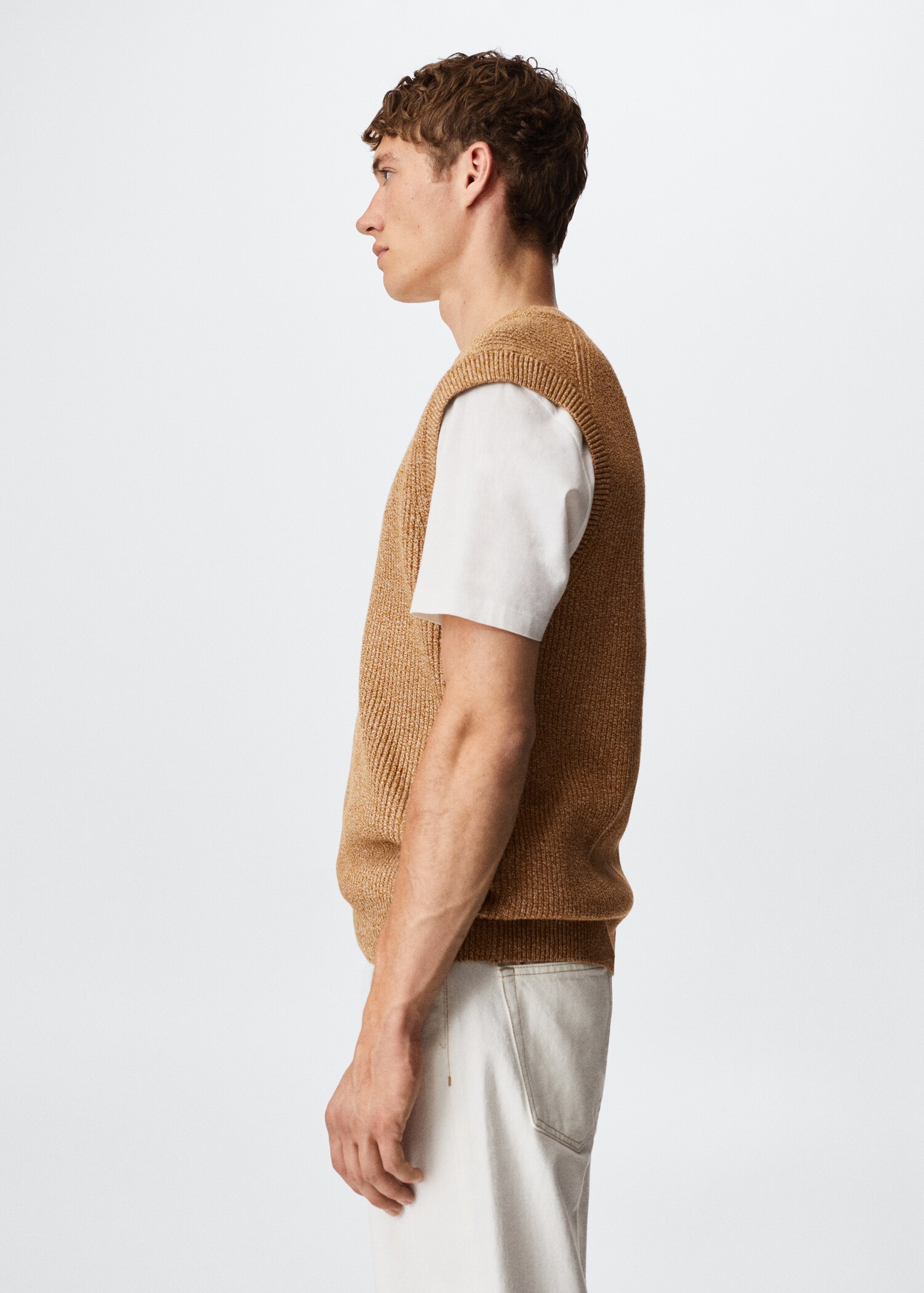 Strikket vest med struktur - Artikkeldetalj 2