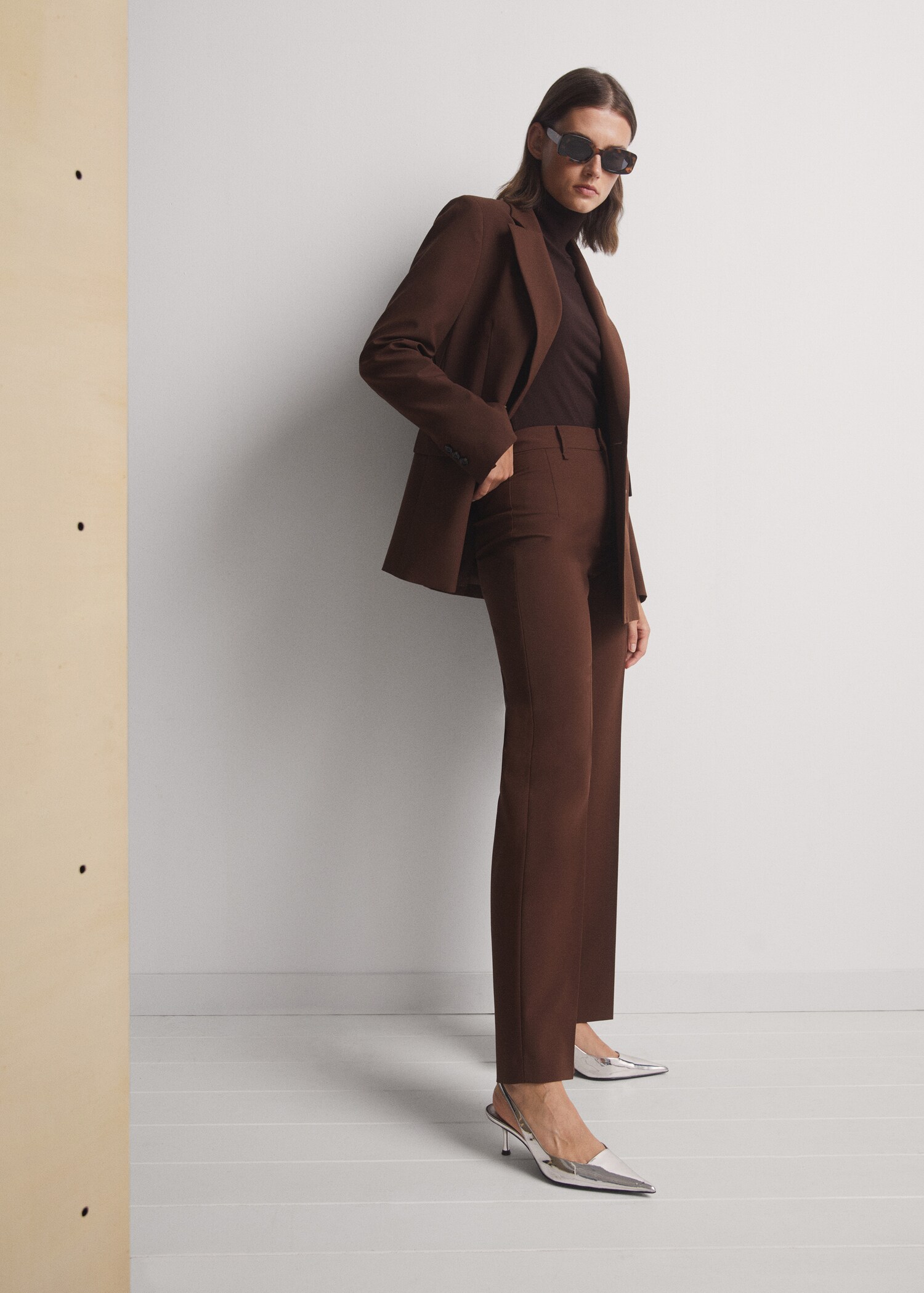 Straight suit trousers - Details of the article 6