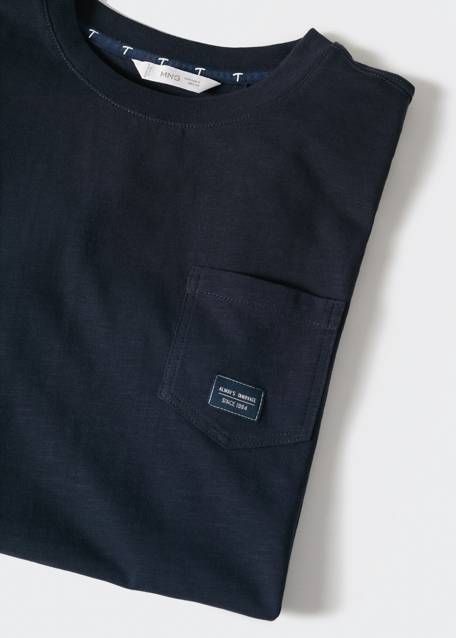 Pocket cotton T-shirt - Details of the article 8