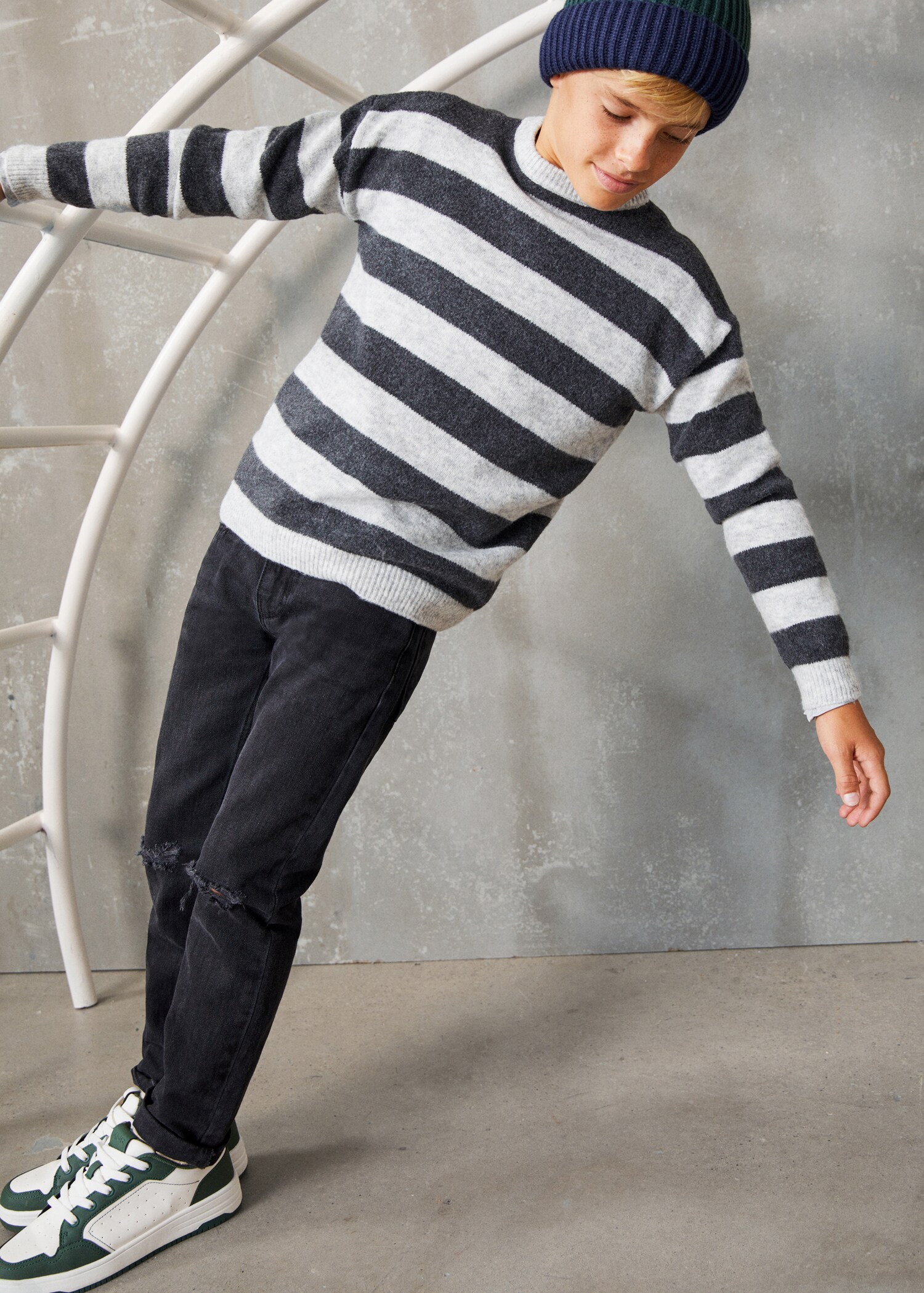 Striped knit sweater - Details of the article 5