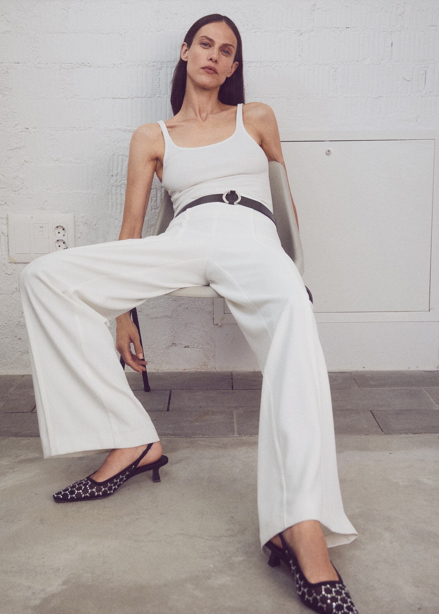 Flowy straight-fit trousers with bow - Details of the article 6