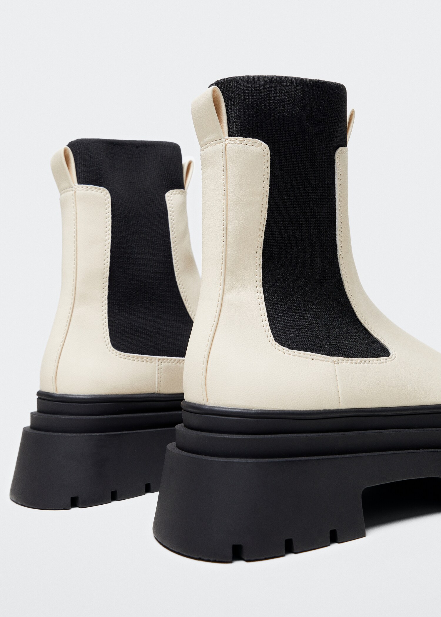 Track sole contrast ankle boots - Details of the article 1