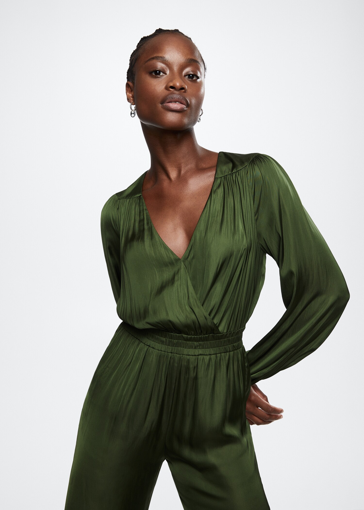 Lang satinert jumpsuit - Halvtotal bildeutsnitt