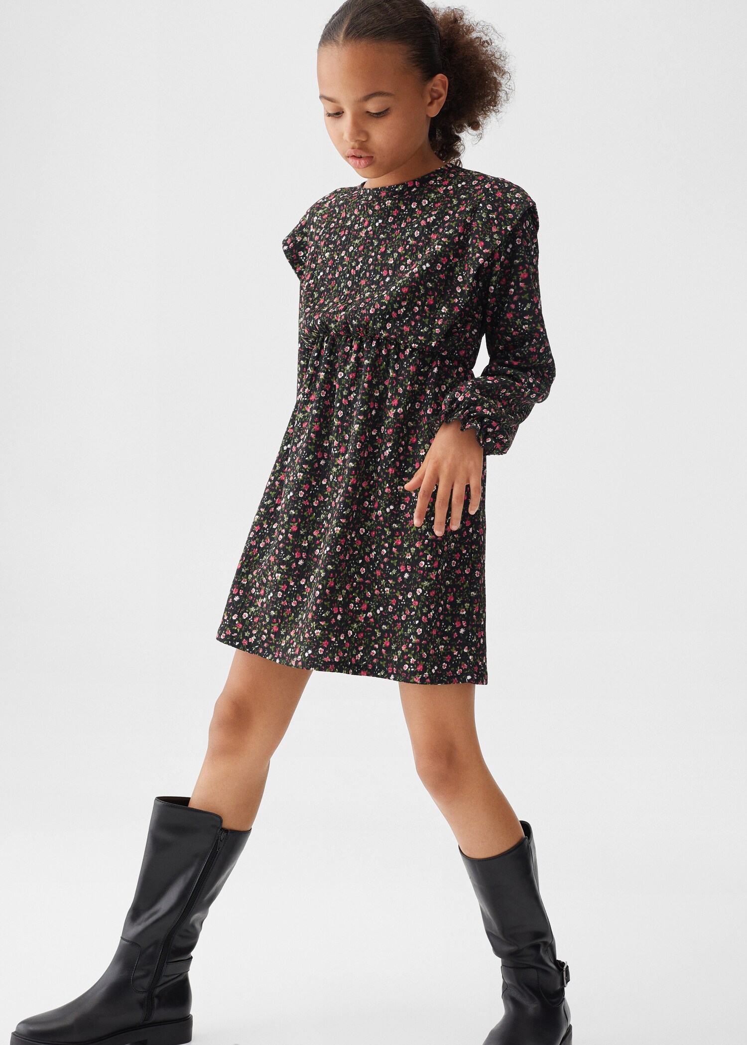 Kleid mit Blumenmuster - Mittlere Ansicht