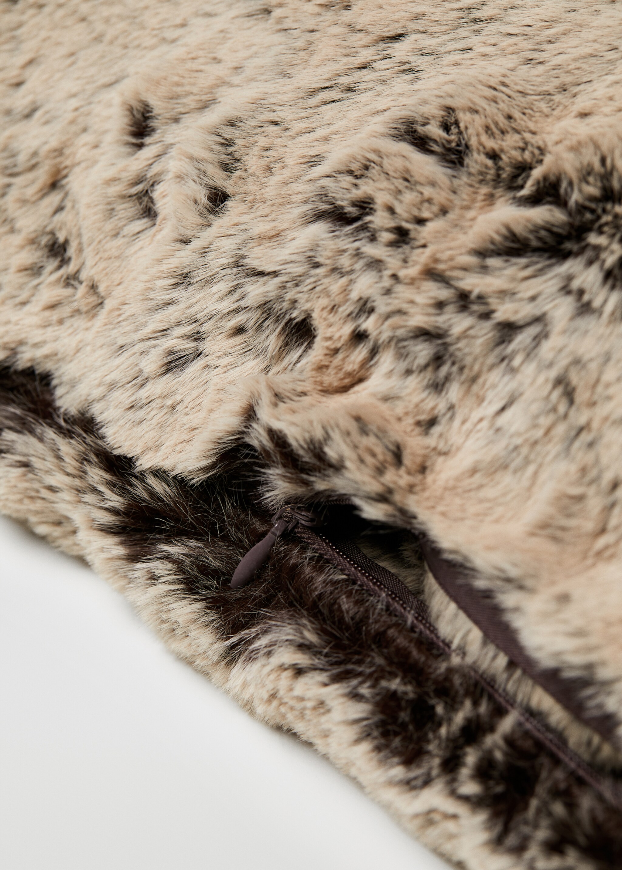 Fur cushion case 45x45cm - Details of the article 2