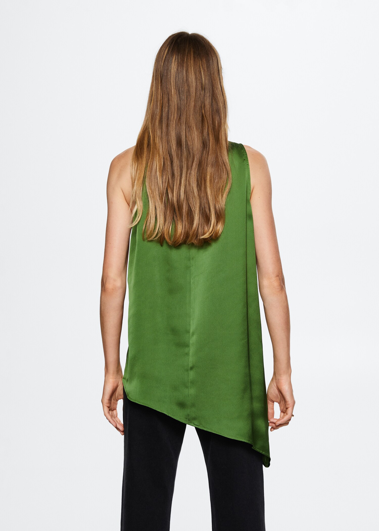 Blusa asimétrica satinada - Reverso del artículo