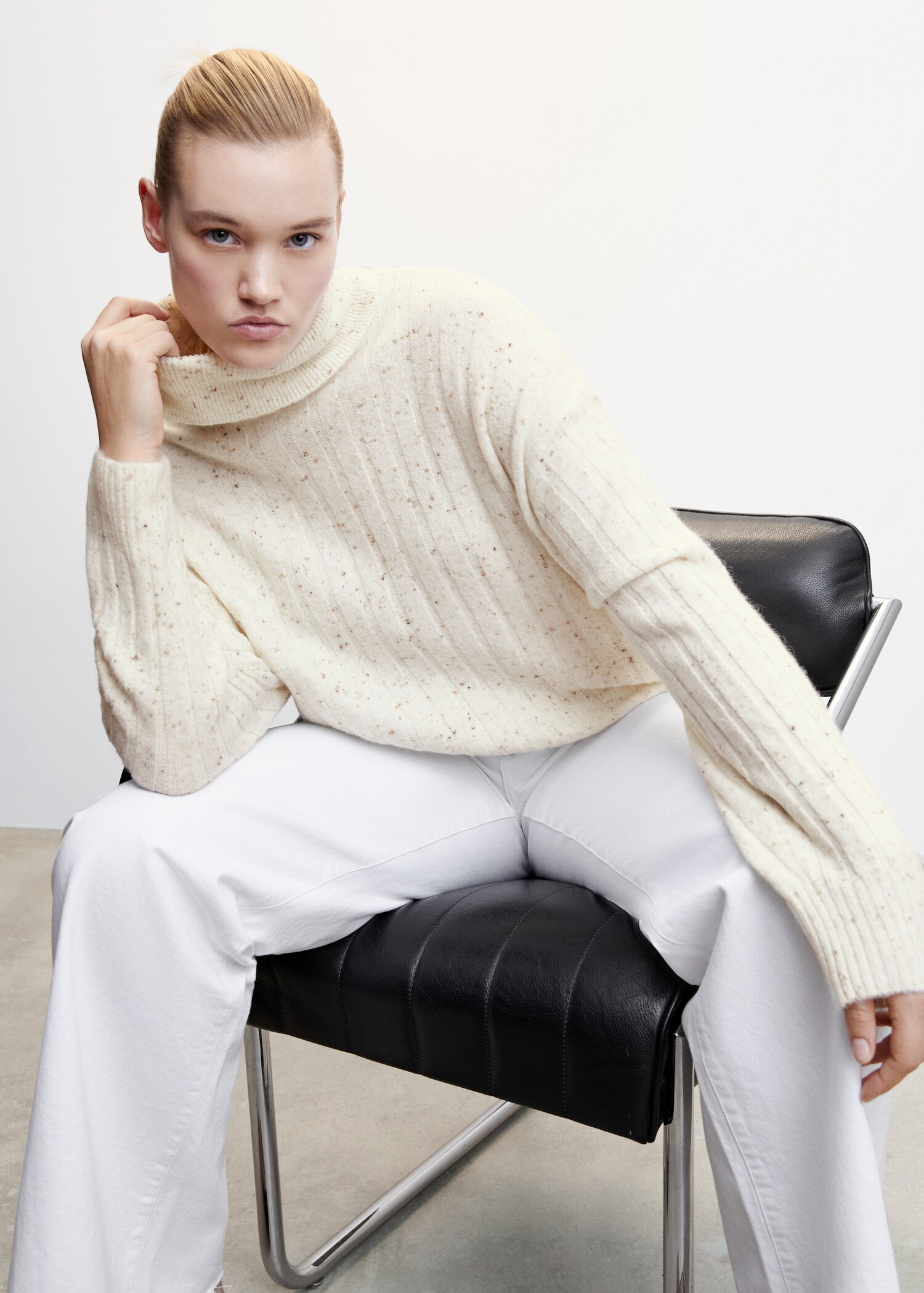 Fleece turtleneck sweater - Details of the article 5