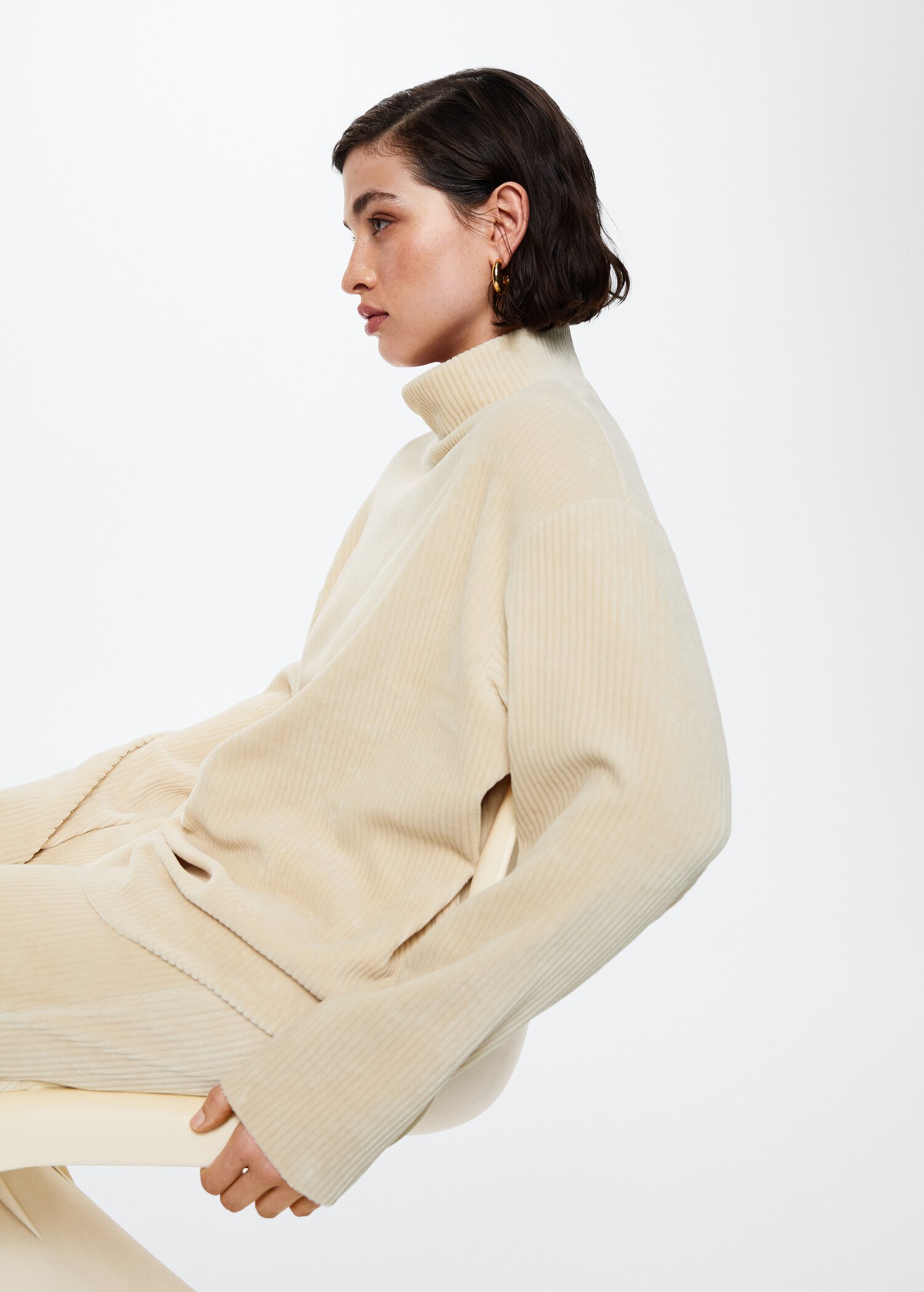 Cord-Sweatshirt mit halbhohem Kragen - Detail des Artikels 4