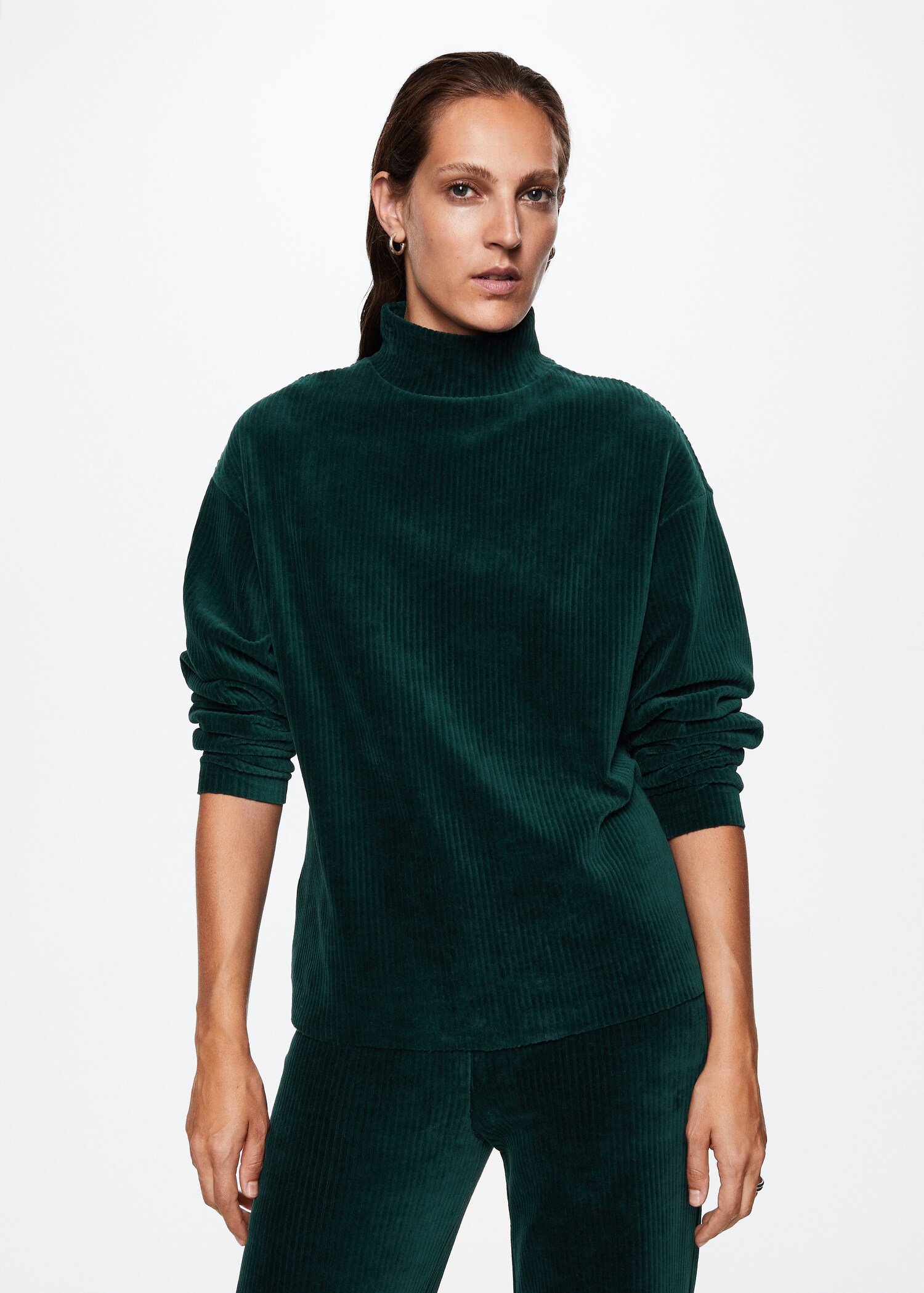 Cord-Sweatshirt mit halbhohem Kragen - Mittlere Ansicht