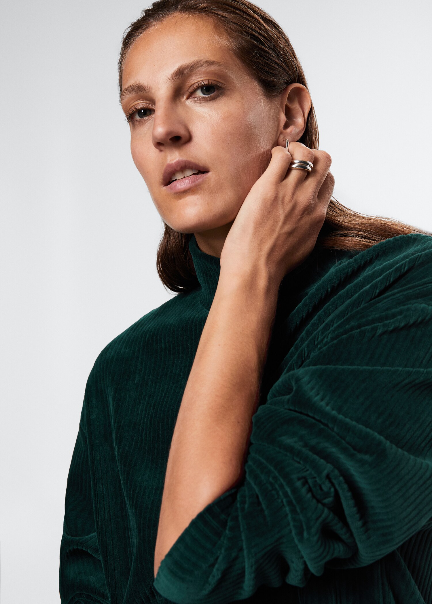 Cord-Sweatshirt mit halbhohem Kragen - Detail des Artikels 4