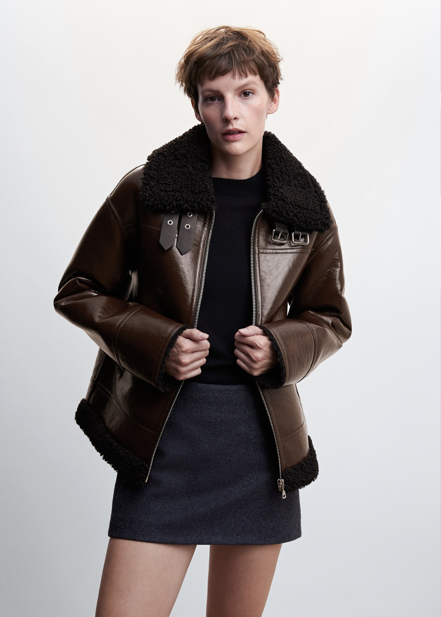 Chaqueta doble faz efecto piel - Plano medio